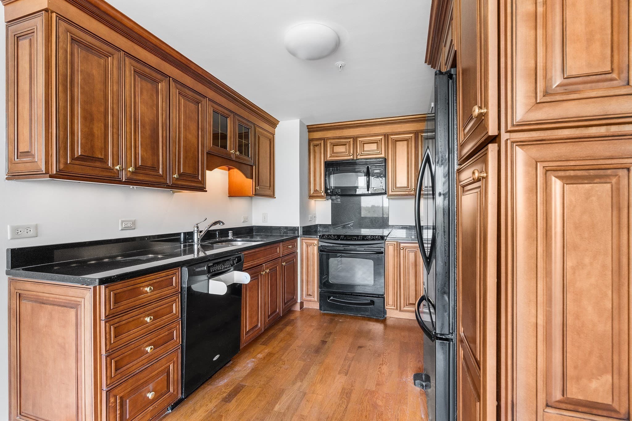 Condominium at 250 Hammond Pond Pkwy # 1006N, Newton MA 02467, Newton, photo 6 of 40
