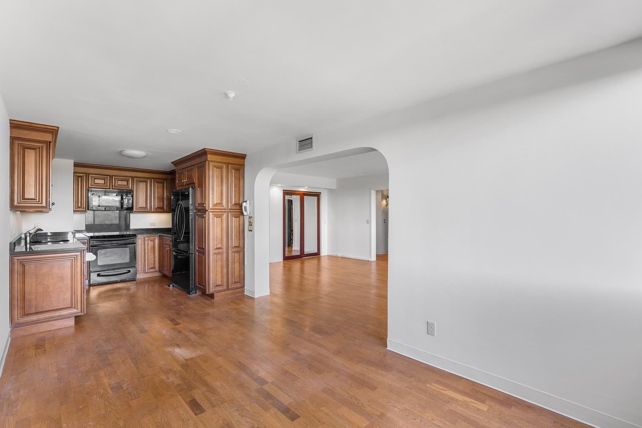 Condominium at 250 Hammond Pond Pkwy # 1006N, Newton MA 02467, Newton, photo 7 of 40