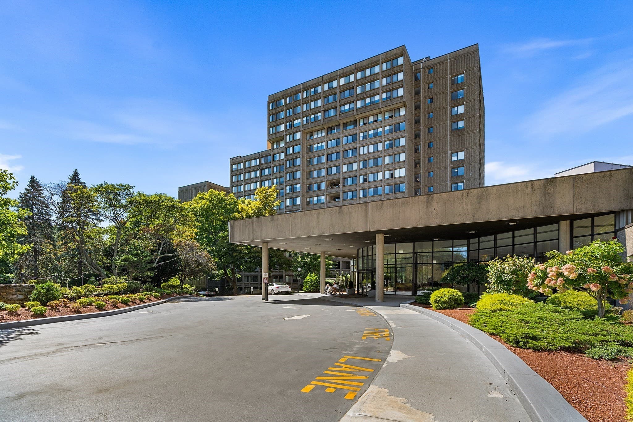 Condominium at 250 Hammond Pond Pkwy # 1006N, Newton MA 02467, Newton, photo 36 of 40