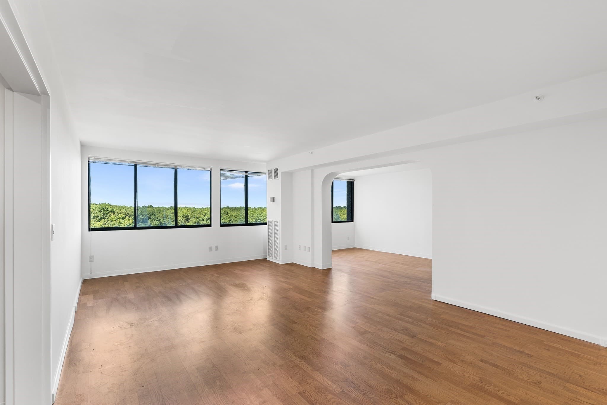 Condominium at 250 Hammond Pond Pkwy # 1006N, Newton MA 02467, Newton, photo 9 of 40