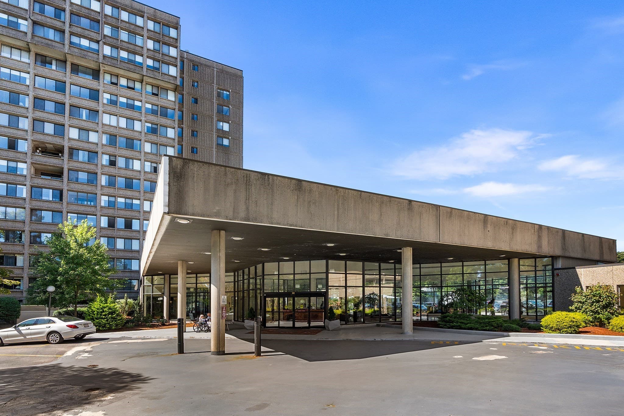 Condominium at 250 Hammond Pond Pkwy # 1006N, Newton MA 02467, Newton, photo 37 of 40