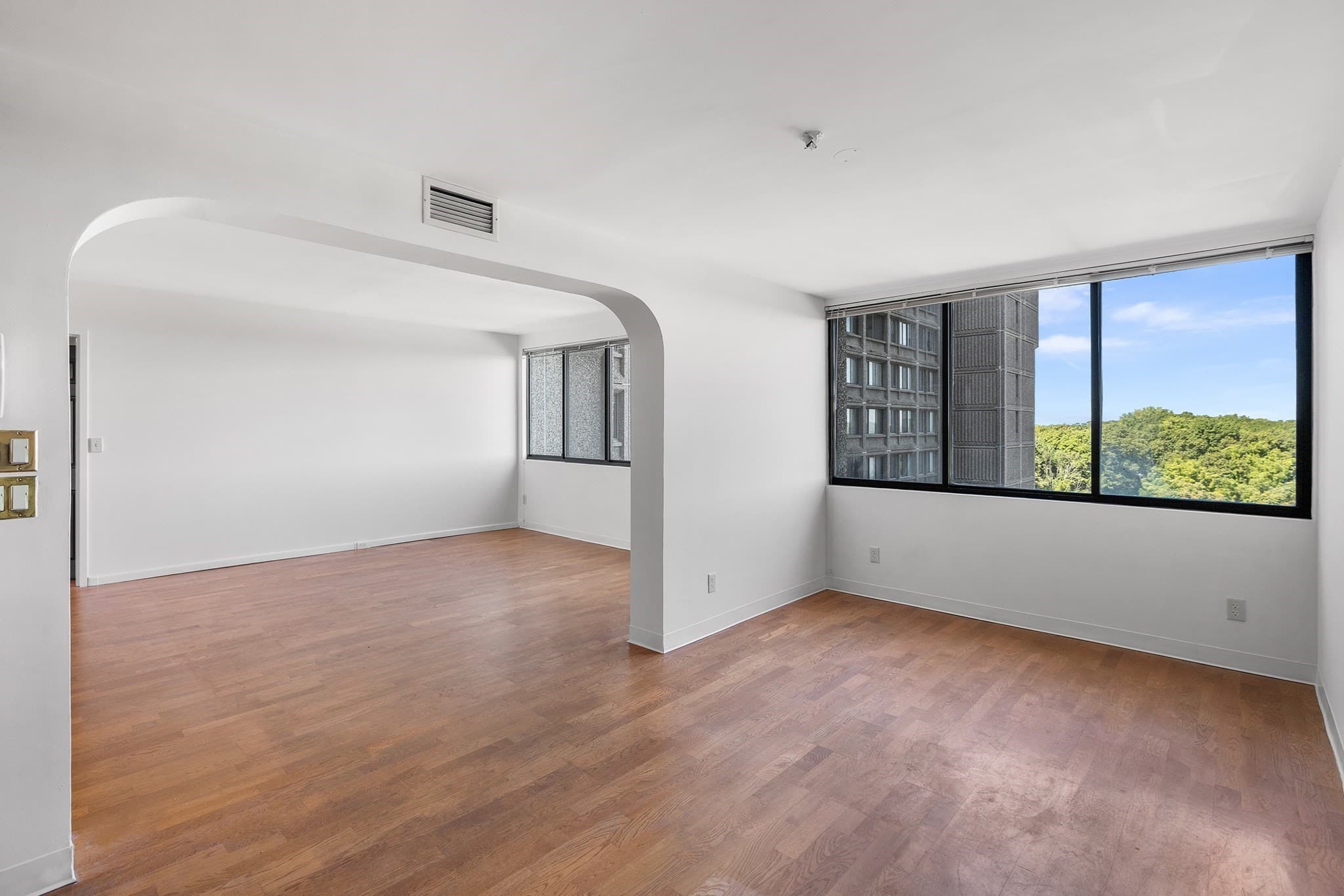 Condominium at 250 Hammond Pond Pkwy # 1006N, Newton MA 02467, Newton, photo 4 of 40