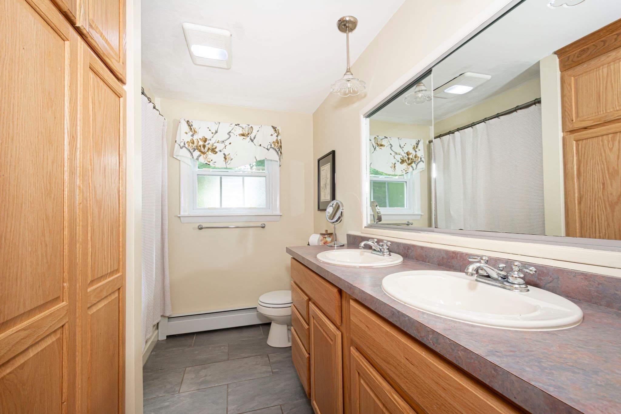 Single Family Residence at 4 Carter Rd, Worcester MA 01609, Worcester, photo 17 of 36
