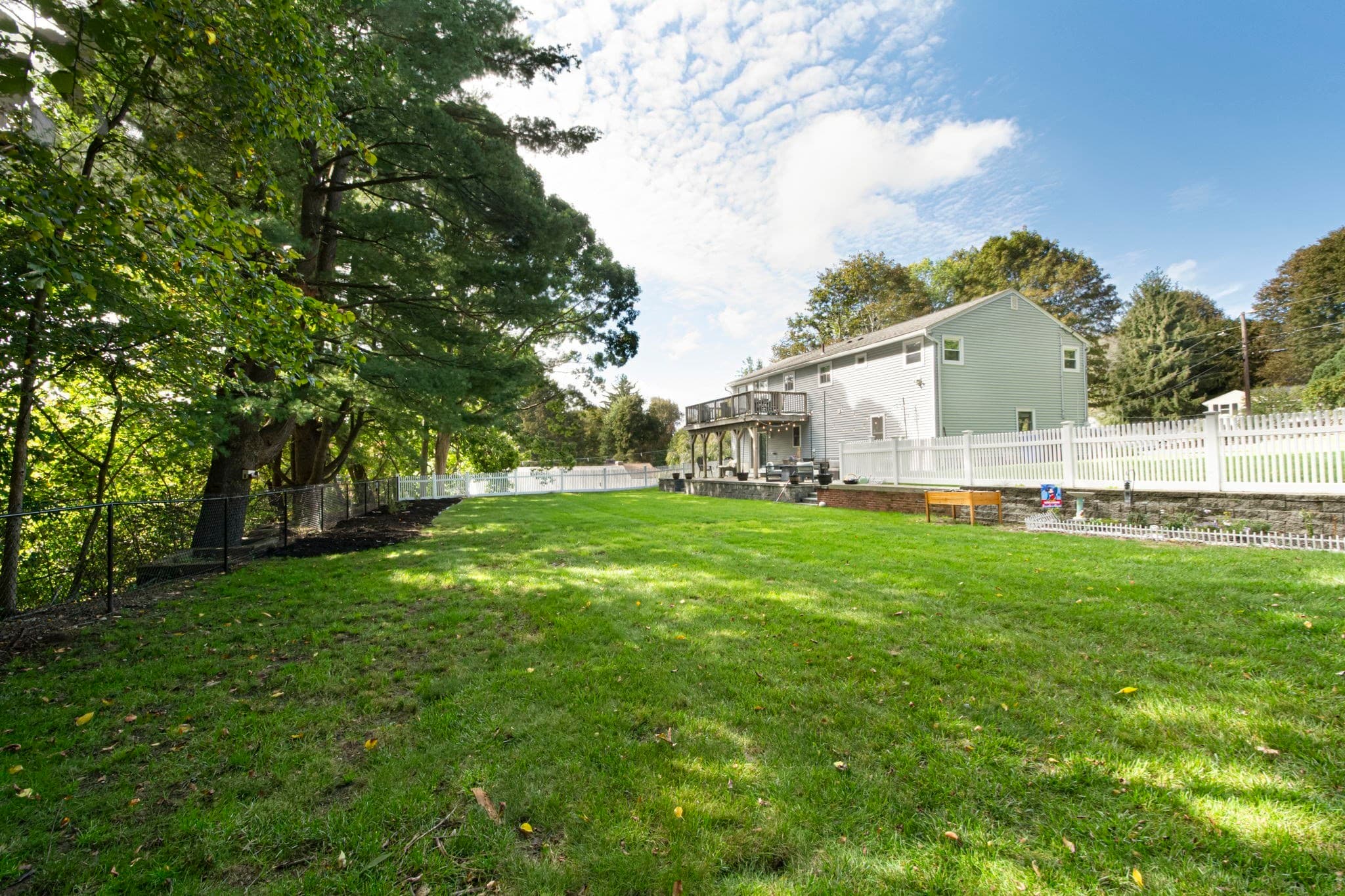 Single Family Residence at 4 Carter Rd, Worcester MA 01609, Worcester, photo 32 of 36
