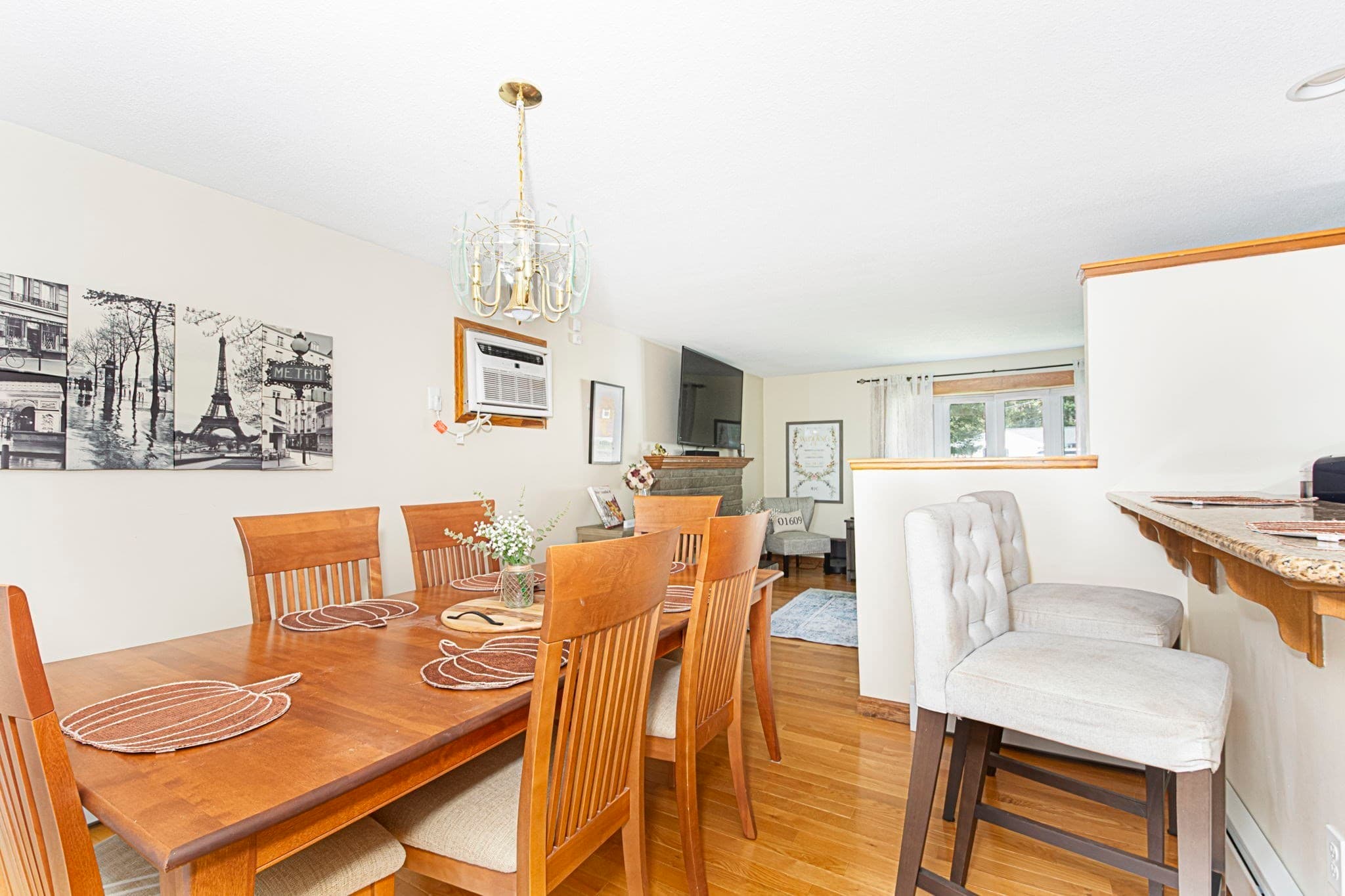 Single Family Residence at 4 Carter Rd, Worcester MA 01609, Worcester, photo 14 of 36