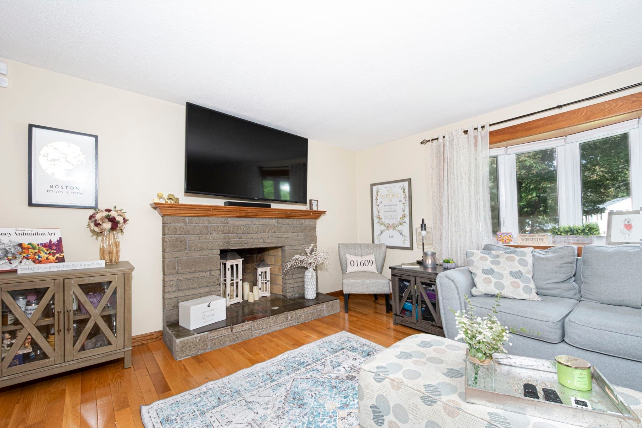 Single Family Residence at 4 Carter Rd, Worcester MA 01609, Worcester, photo 4 of 36