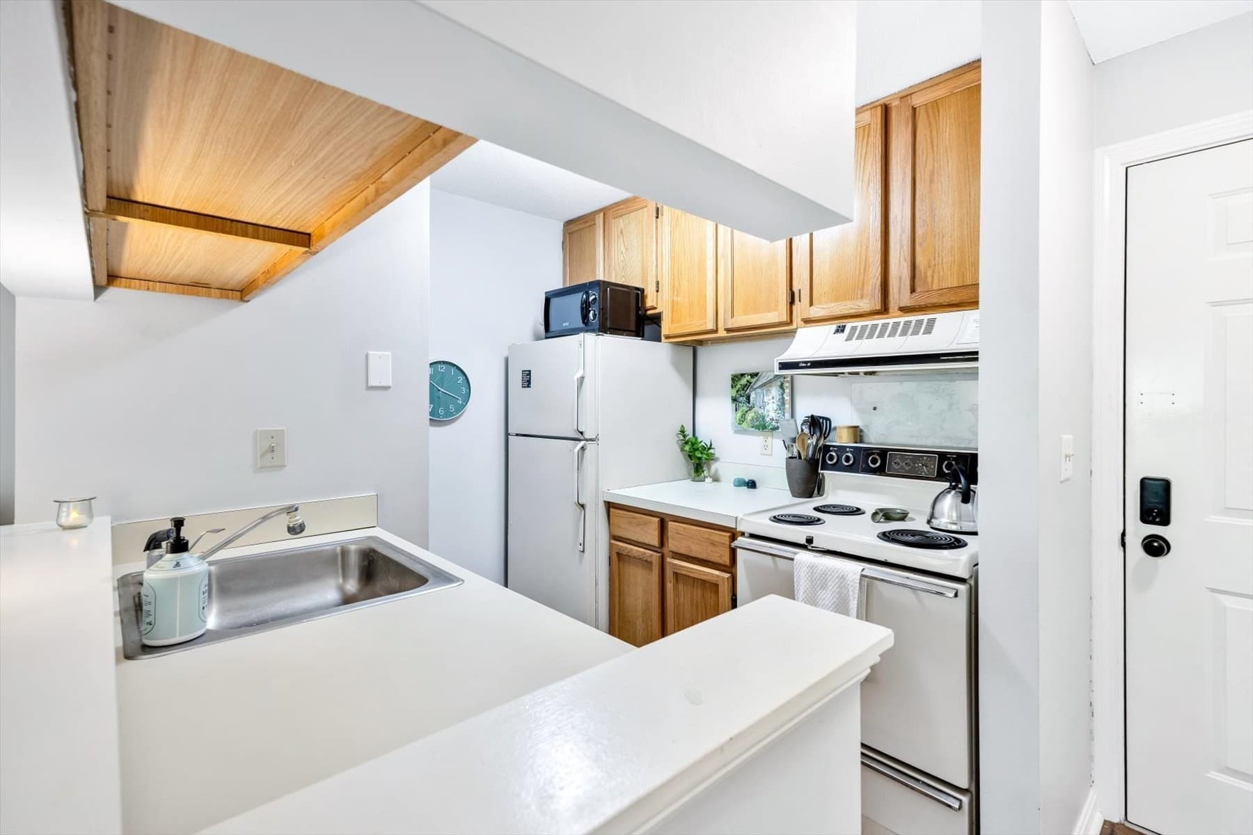 Condominium at 101 Fletcher Ln # I, Brewster MA 02631, Brewster, photo 13 of 31