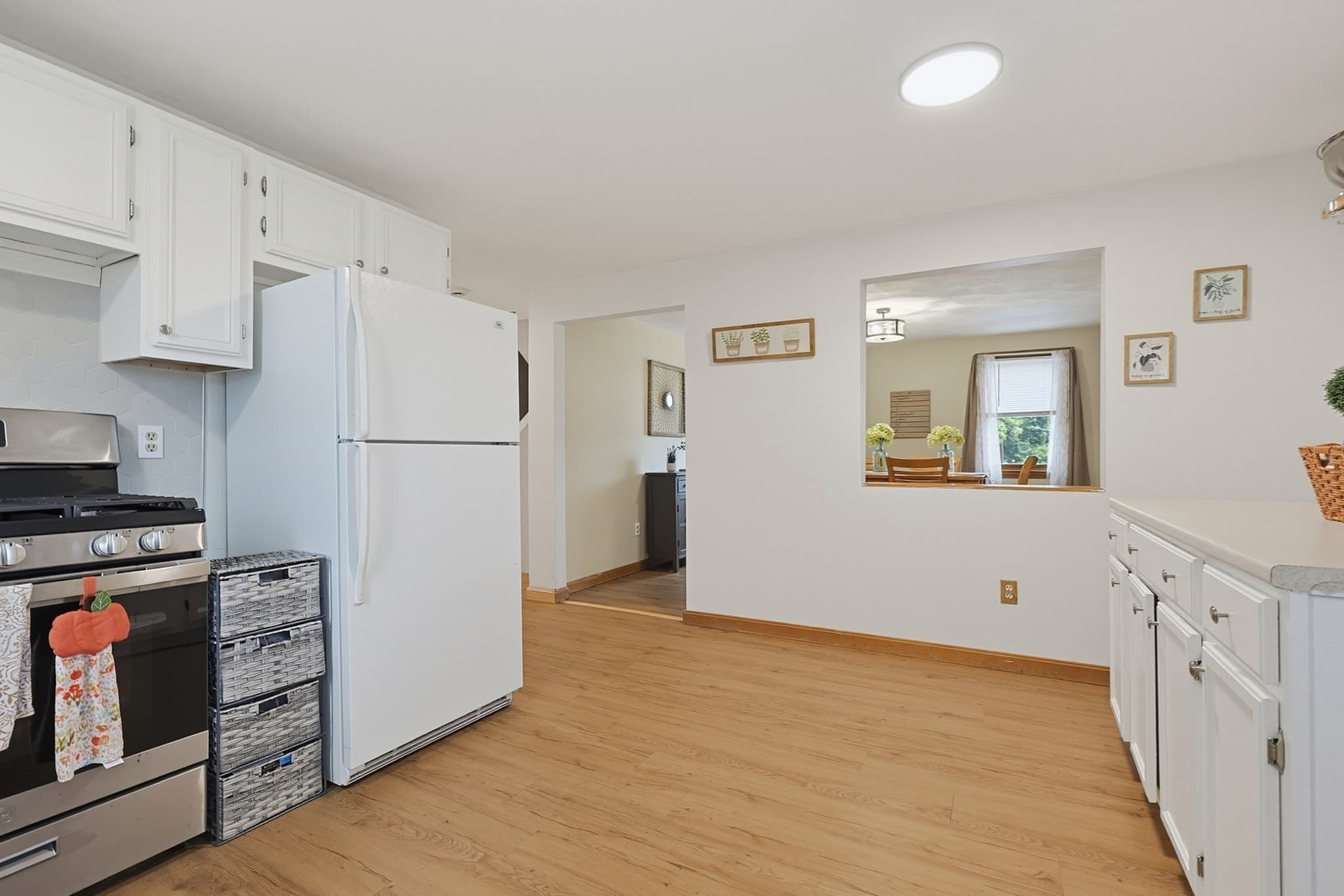 Single Family Residence at 320 North St, Tewksbury MA 01876, Tewksbury, photo 11 of 39