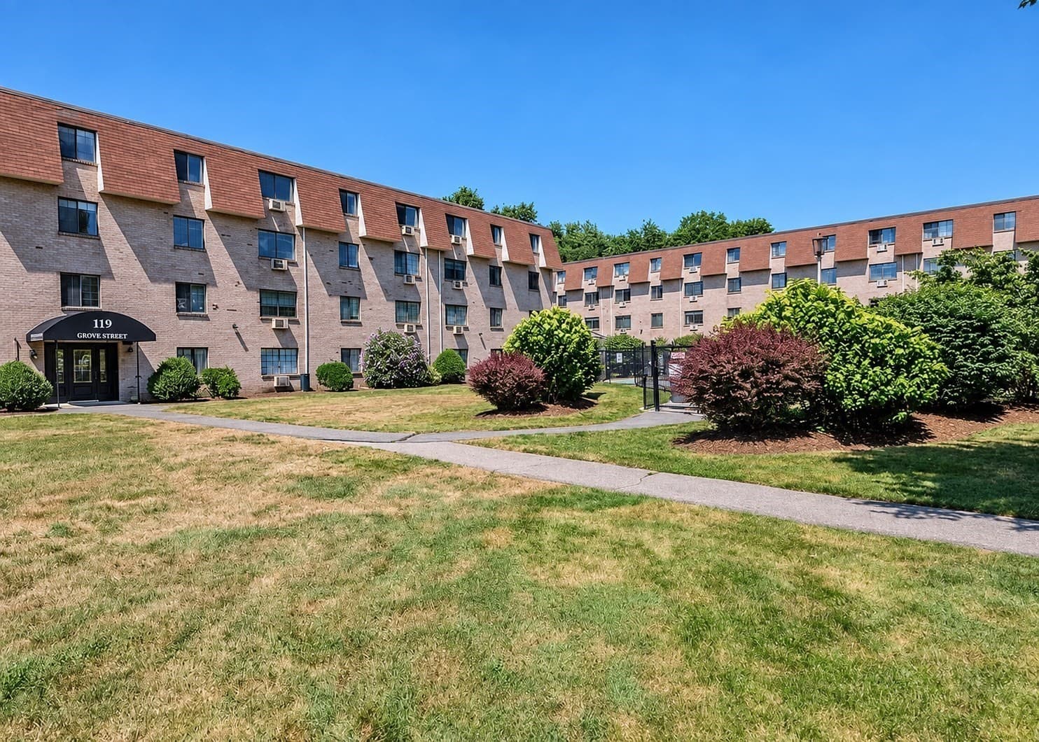 Condominium at 119 Grove Street # 245, Rockland MA 02370, Rockland, photo 2 of 37