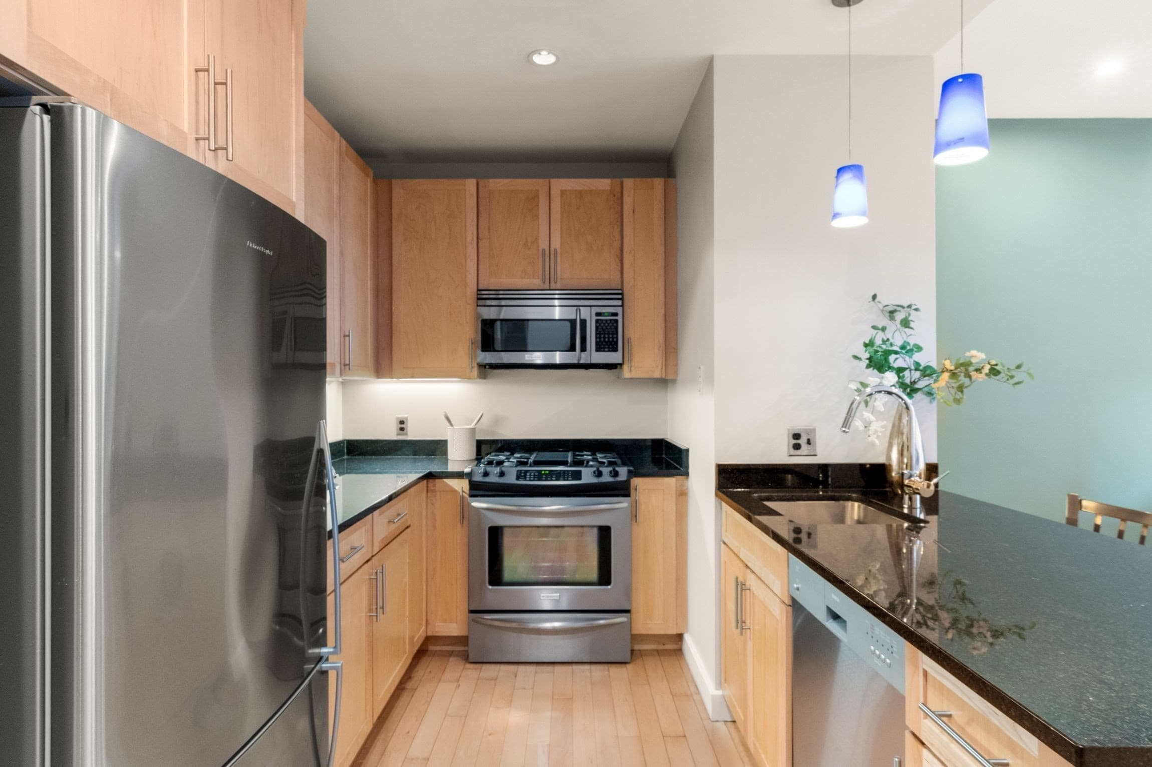 Condominium at 70 Lincoln St # L219, Boston MA 02111, photo 2 of 17