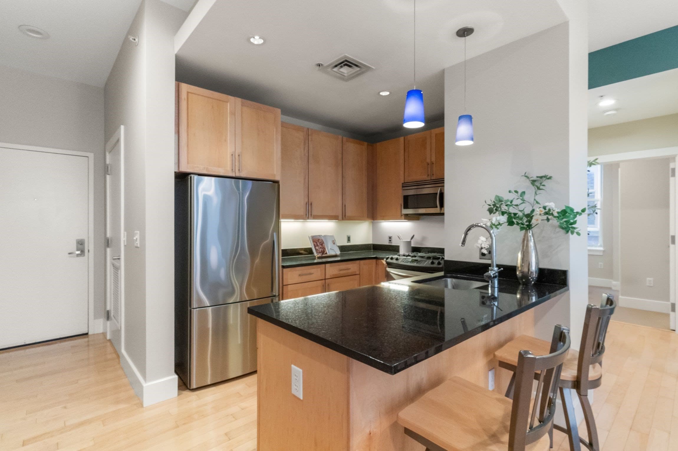 Condominium at 70 Lincoln St # L219, Boston MA 02111, photo 3 of 17