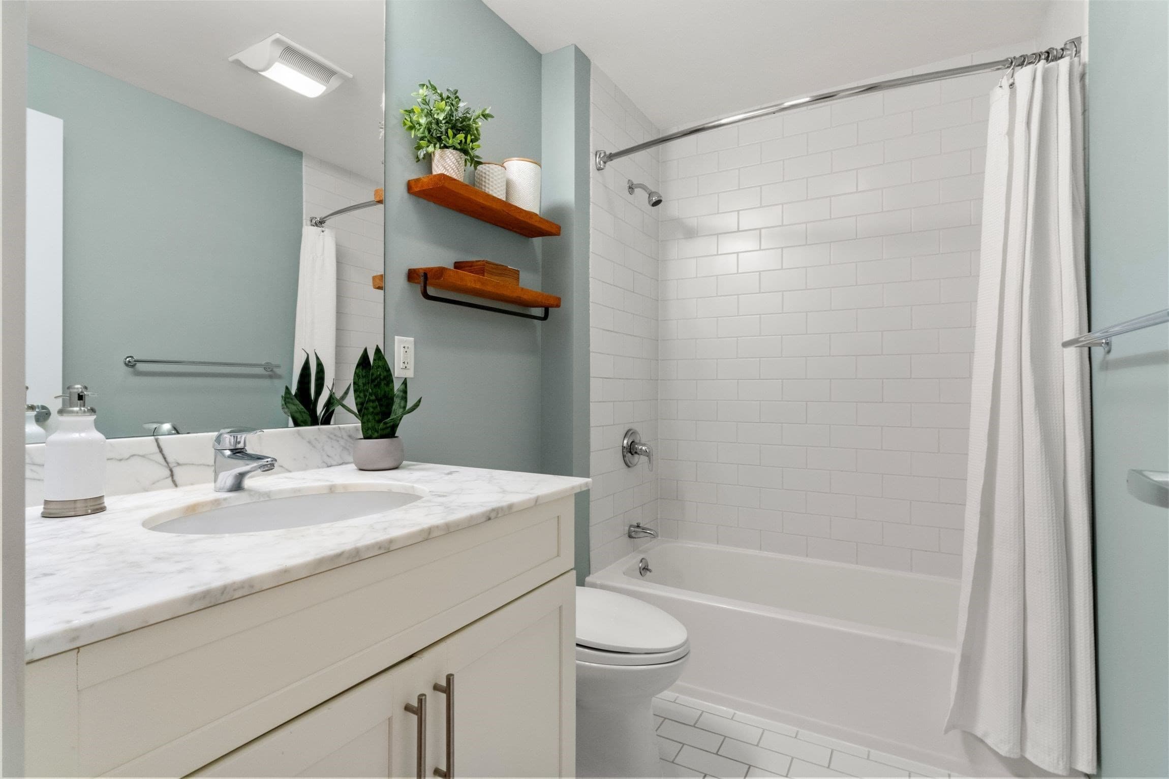 Condominium at 70 Lincoln St # L219, Boston MA 02111, photo 14 of 17