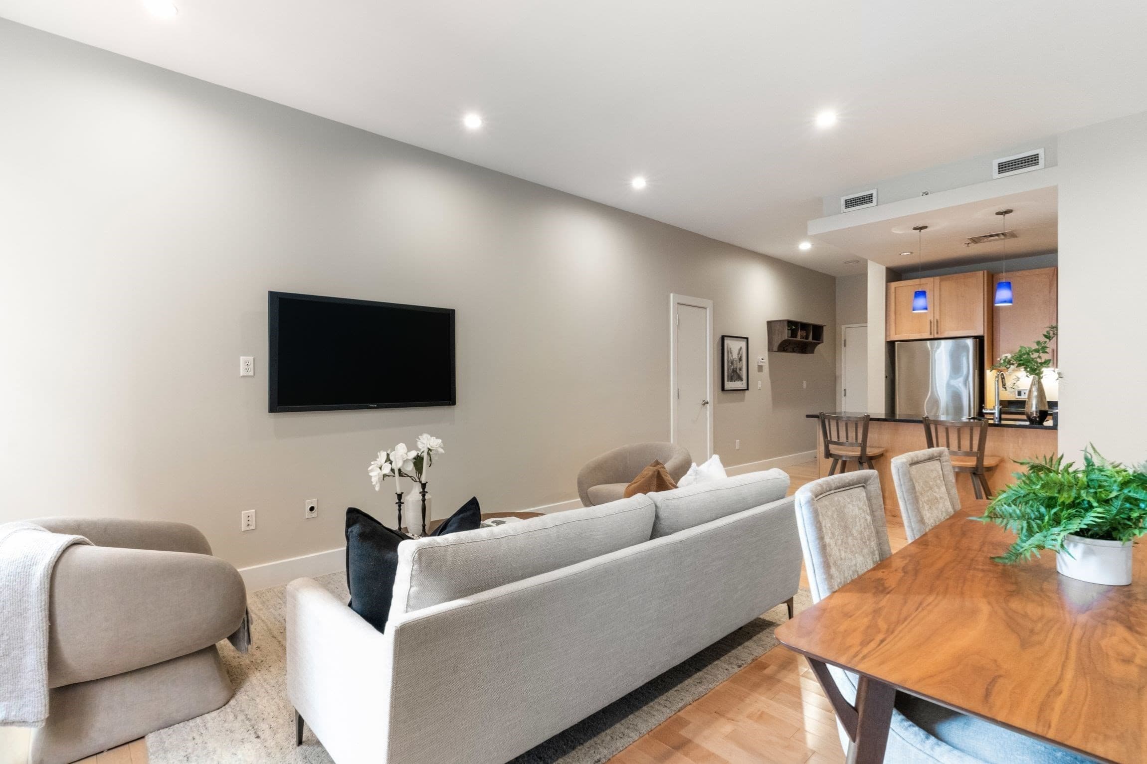 Condominium at 70 Lincoln St # L219, Boston MA 02111, photo 8 of 17