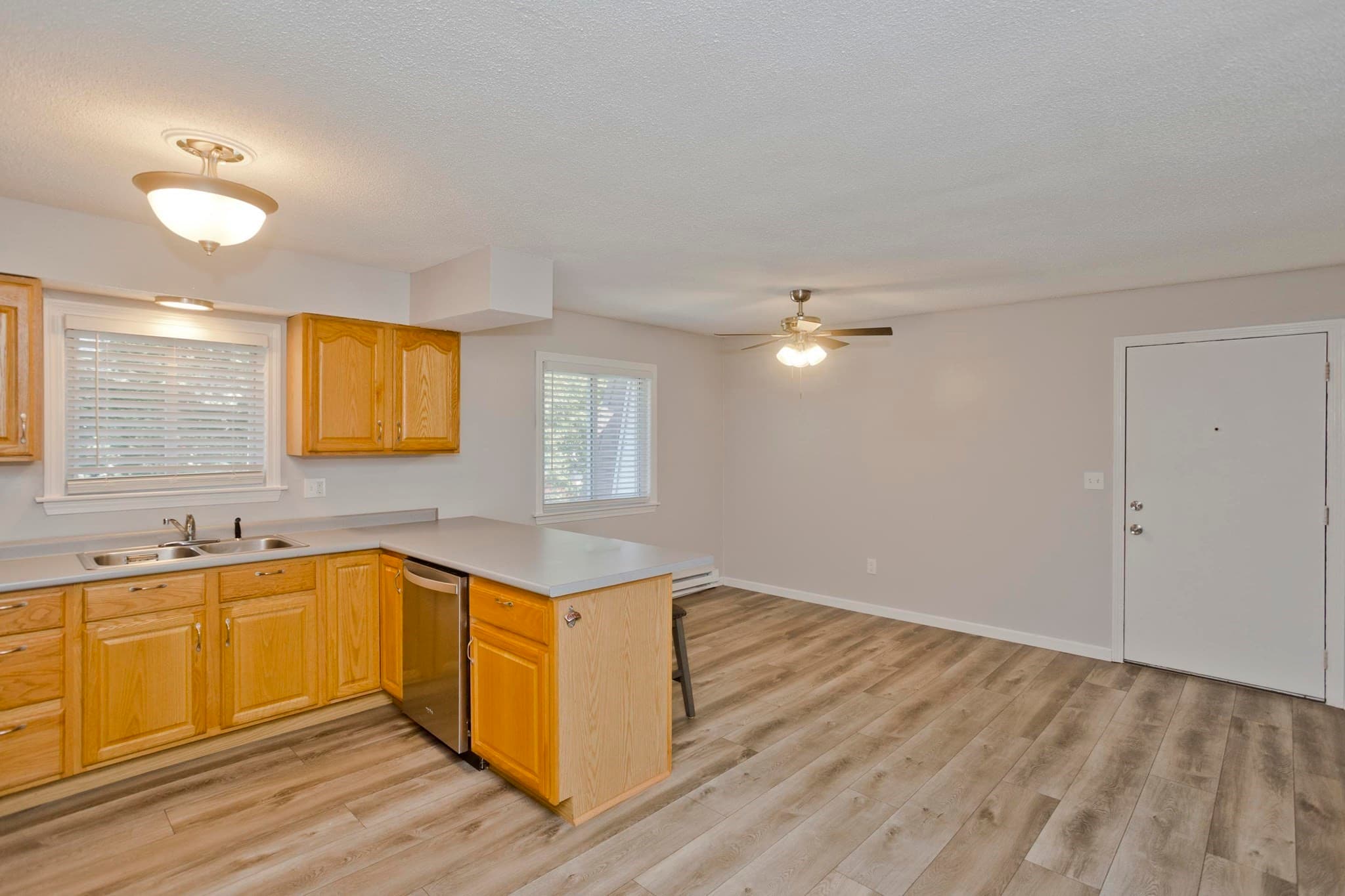 Condominium at 20 Lawrence Ave # 38C, South Hadley MA 01075, South Hadley, photo 5 of 21