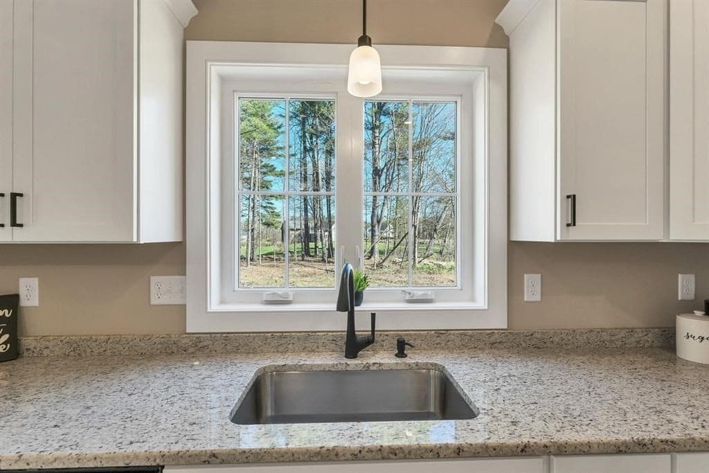 Condex at 669 High St # 6, Candia NH 03034, Candia, photo 4 of 31