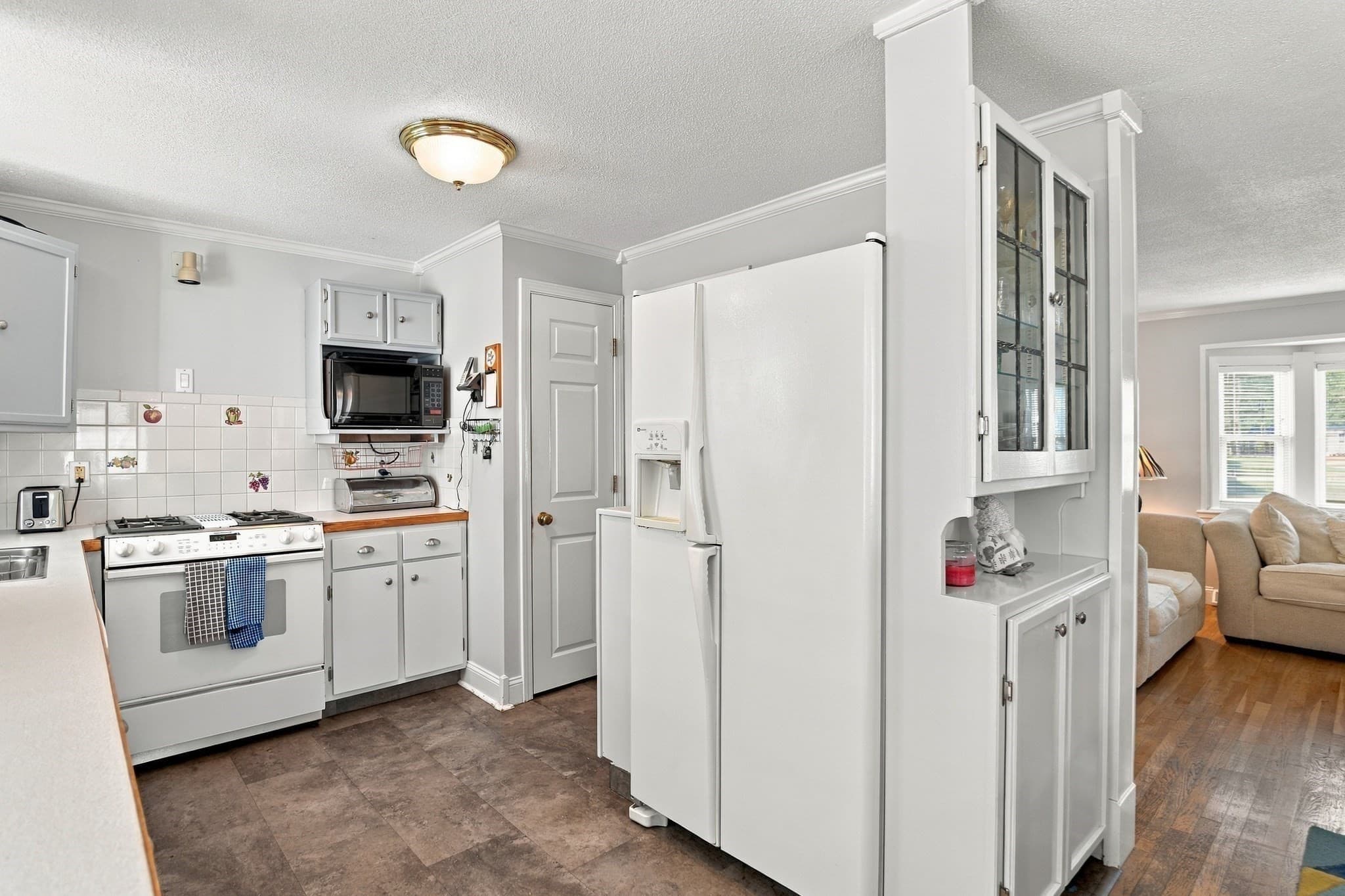 Single Family Residence at 6 Ashdale Drive, Billerica MA 01862, Billerica, photo 10 of 42
