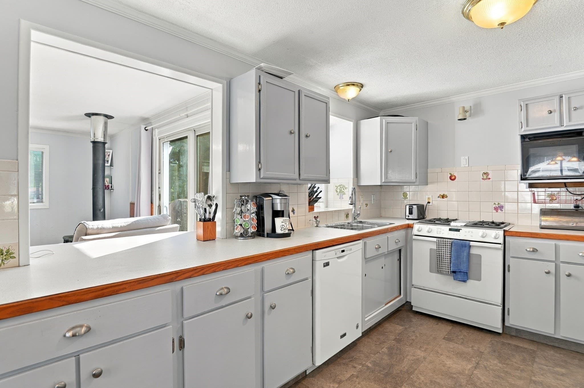 Single Family Residence at 6 Ashdale Drive, Billerica MA 01862, Billerica, photo 11 of 42