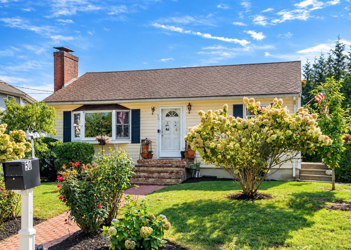 Single Family Residence at 50 Hatherly Road, Waltham MA 02451, Waltham, photo 2 of 13