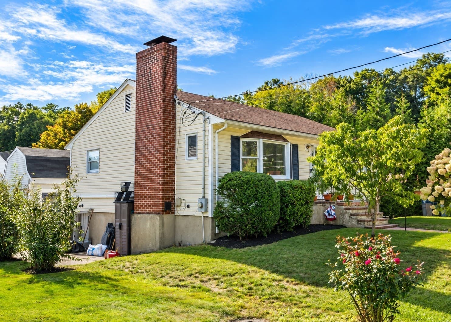 Single Family Residence at 50 Hatherly Road, Waltham MA 02451, Waltham, photo 4 of 13