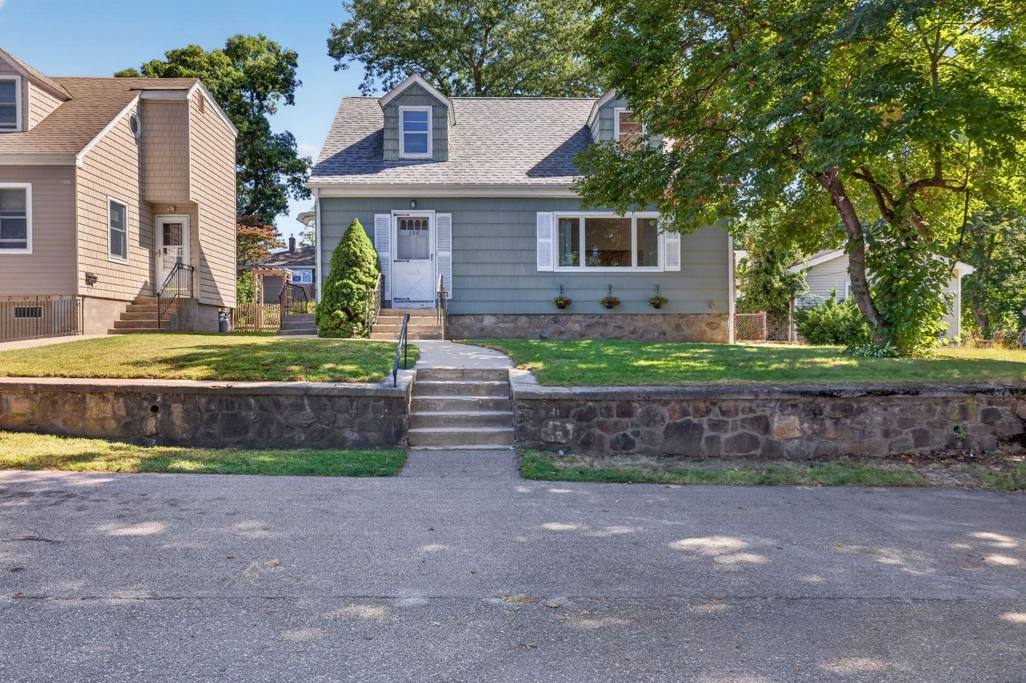 Single Family Residence at 539 Summer Pl, Blackstone MA 01504, Blackstone, photo 2 of 26