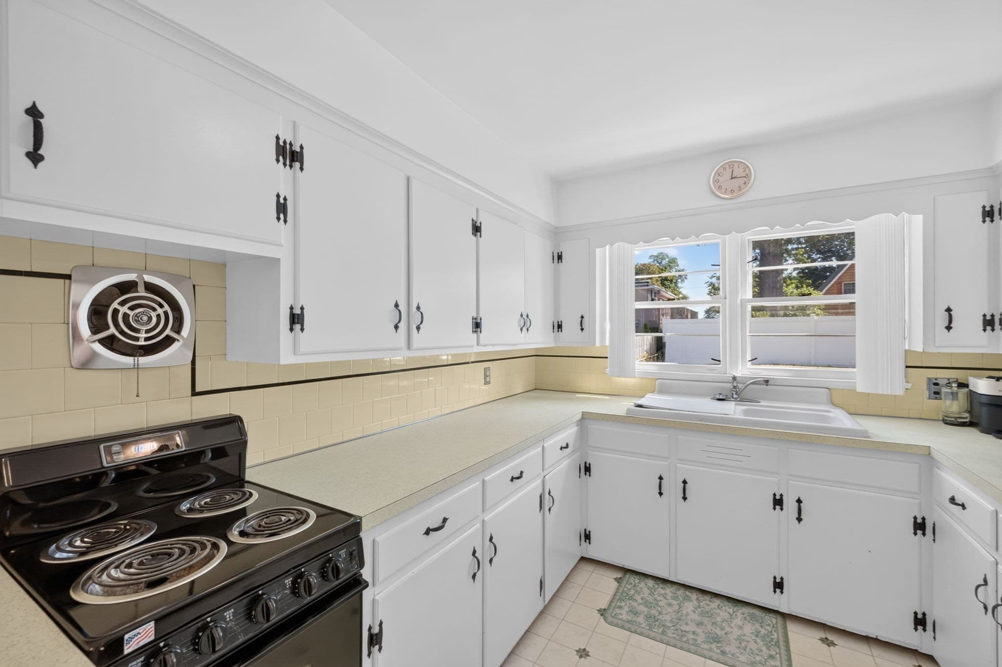 Single Family Residence at 539 Summer Pl, Blackstone MA 01504, Blackstone, photo 8 of 26
