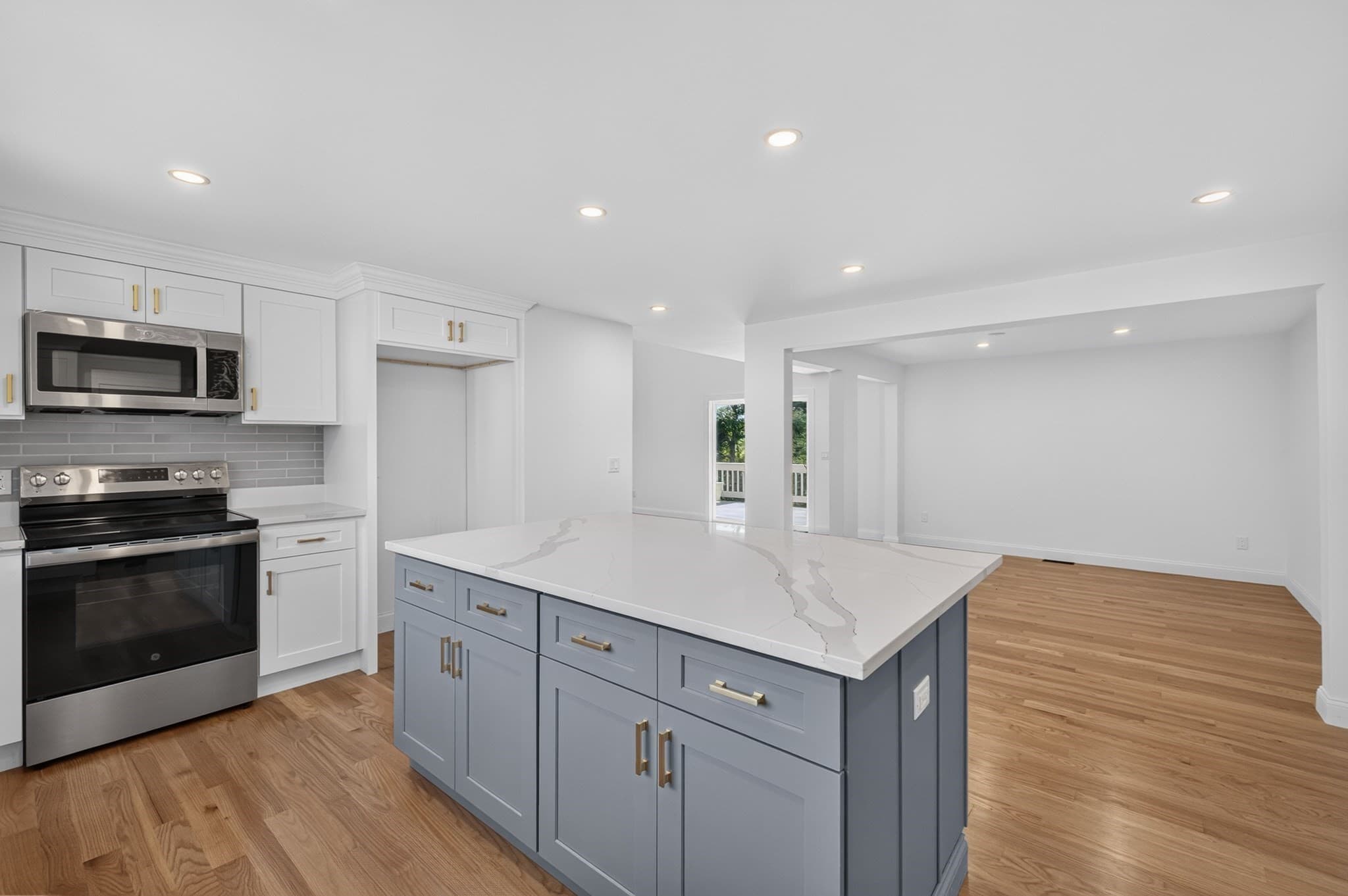 Single Family Residence at 151 Rockland Dr, Brockton MA 02301, Brockton, photo 6 of 42