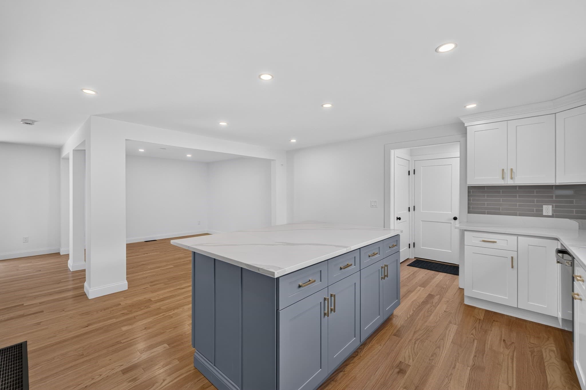 Single Family Residence at 151 Rockland Dr, Brockton MA 02301, Brockton, photo 9 of 42