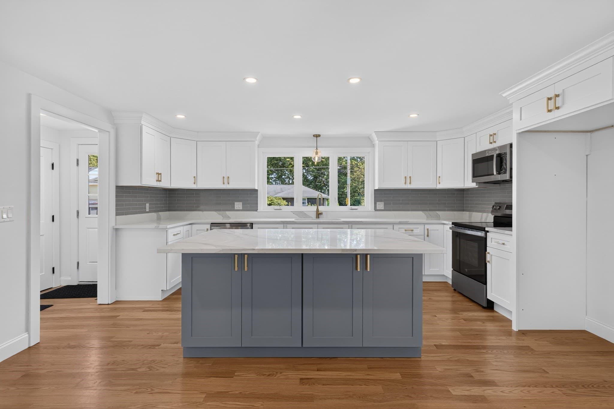 Single Family Residence at 151 Rockland Dr, Brockton MA 02301, Brockton, photo 8 of 42