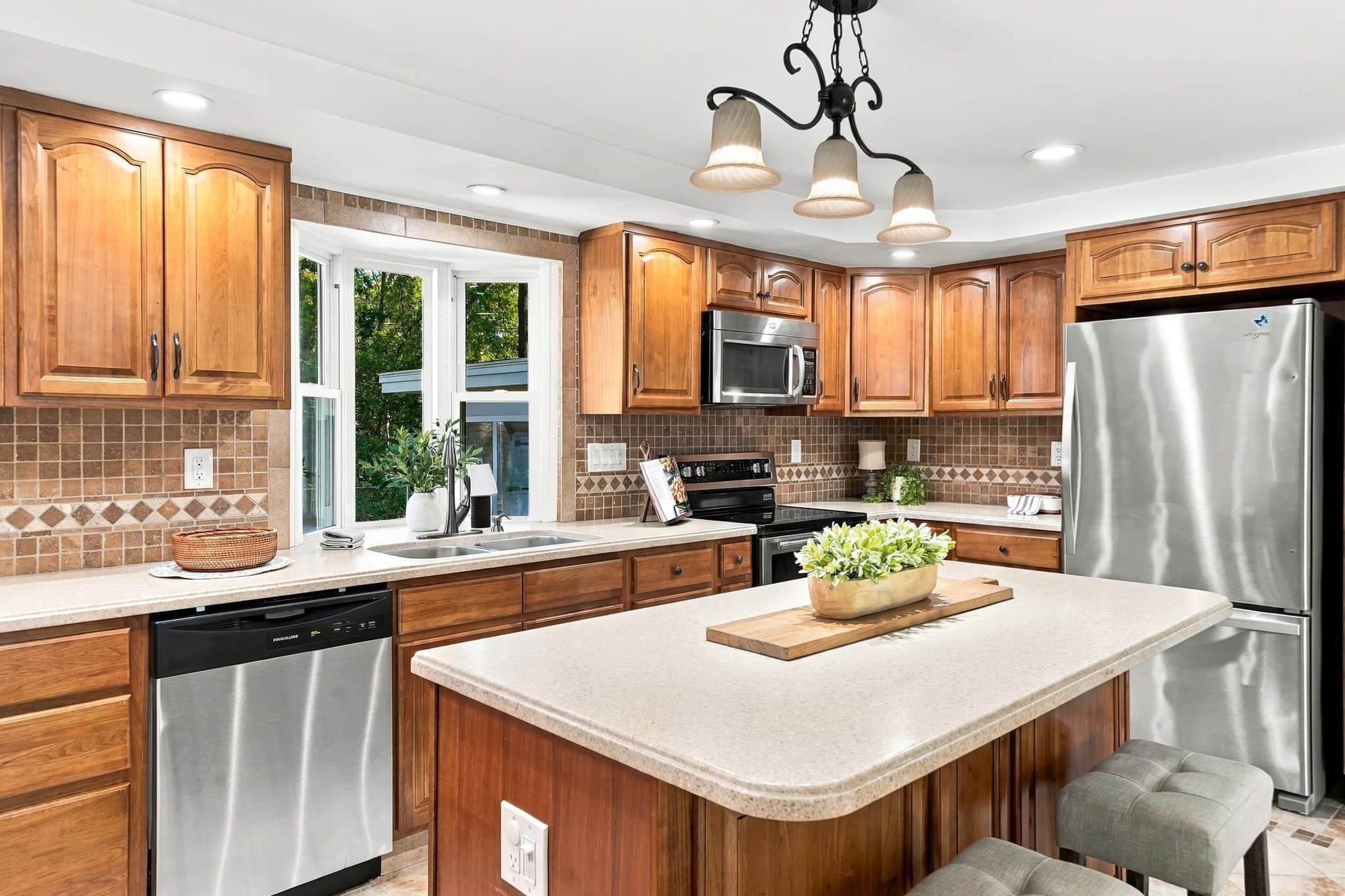 Single Family Residence at 32 Alvin Street, Methuen MA 01844, Methuen, photo 5 of 36
