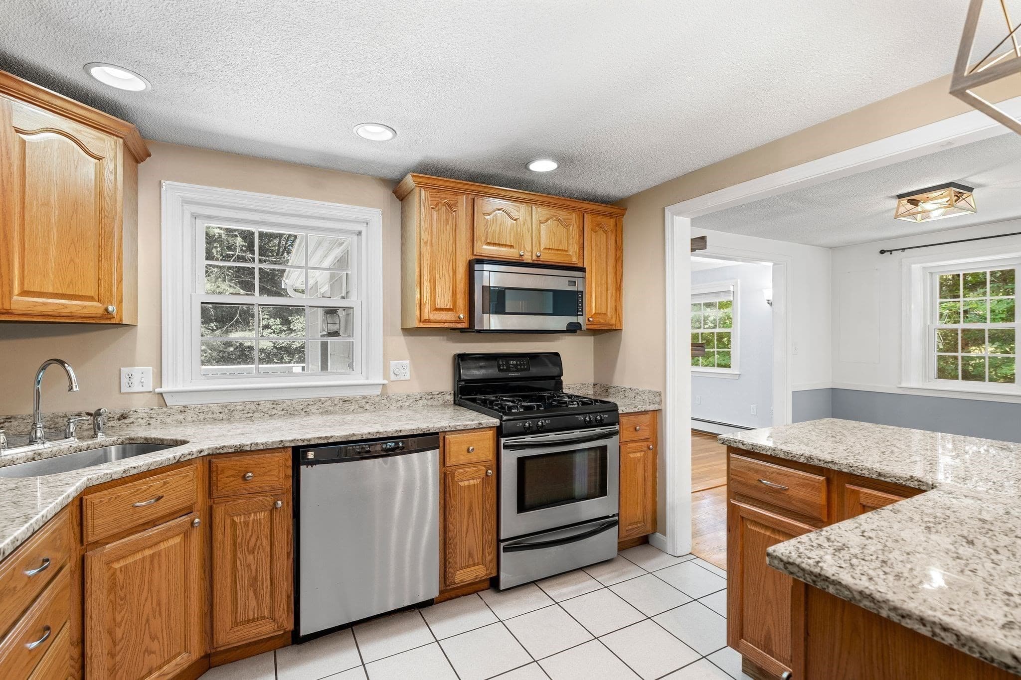 Single Family Residence at 49 Old Farm Rd, Hanover MA 02339, Hanover, photo 10 of 31