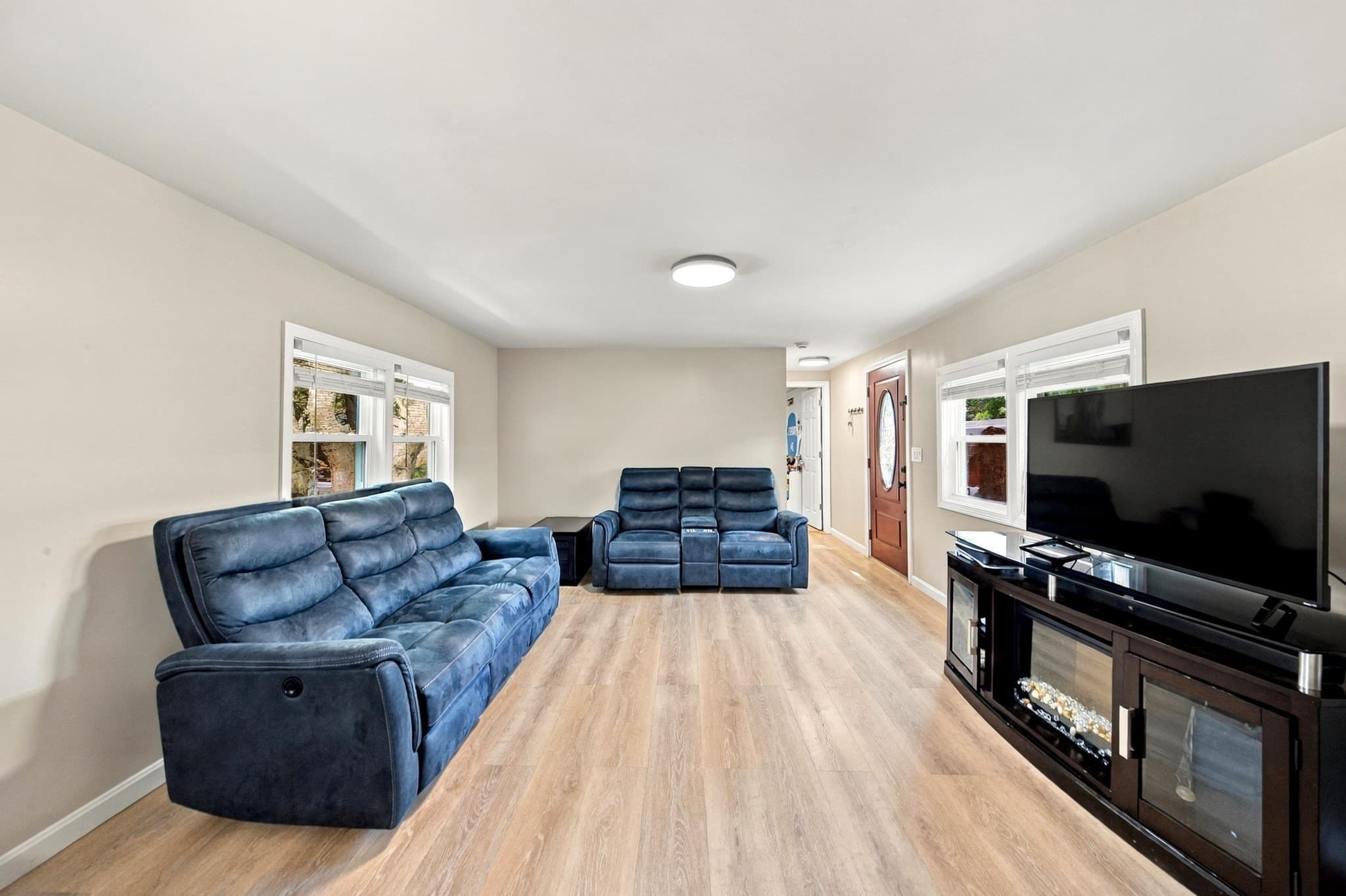 Mobile Home at 176 Lakeview Street, Tewksbury MA 01876, photo 5 of 21