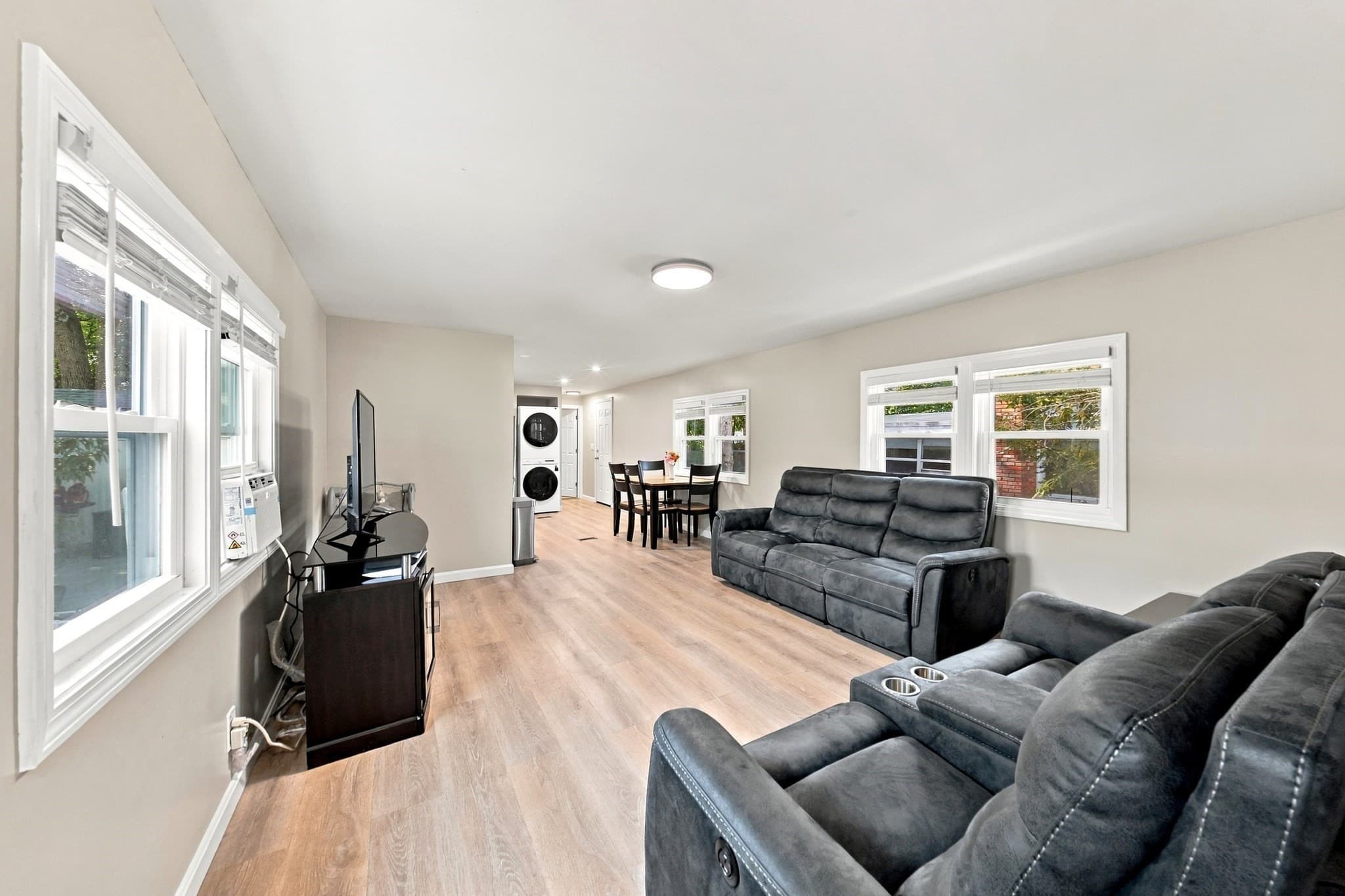 Mobile Home at 176 Lakeview Street, Tewksbury MA 01876, photo 4 of 21
