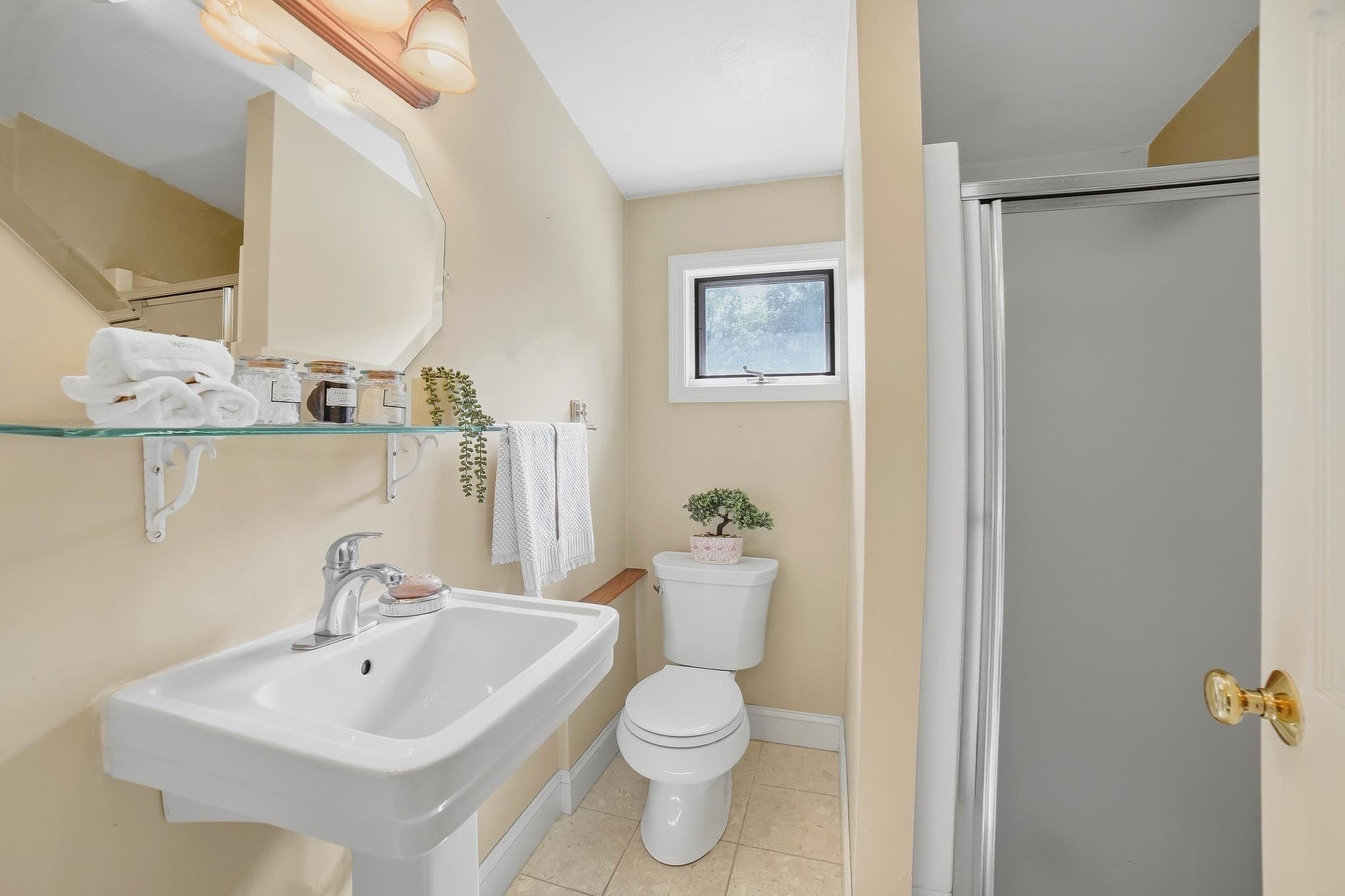 Single Family Residence at 550 Sunderland Road, Worcester MA 01604, Worcester, photo 19 of 29