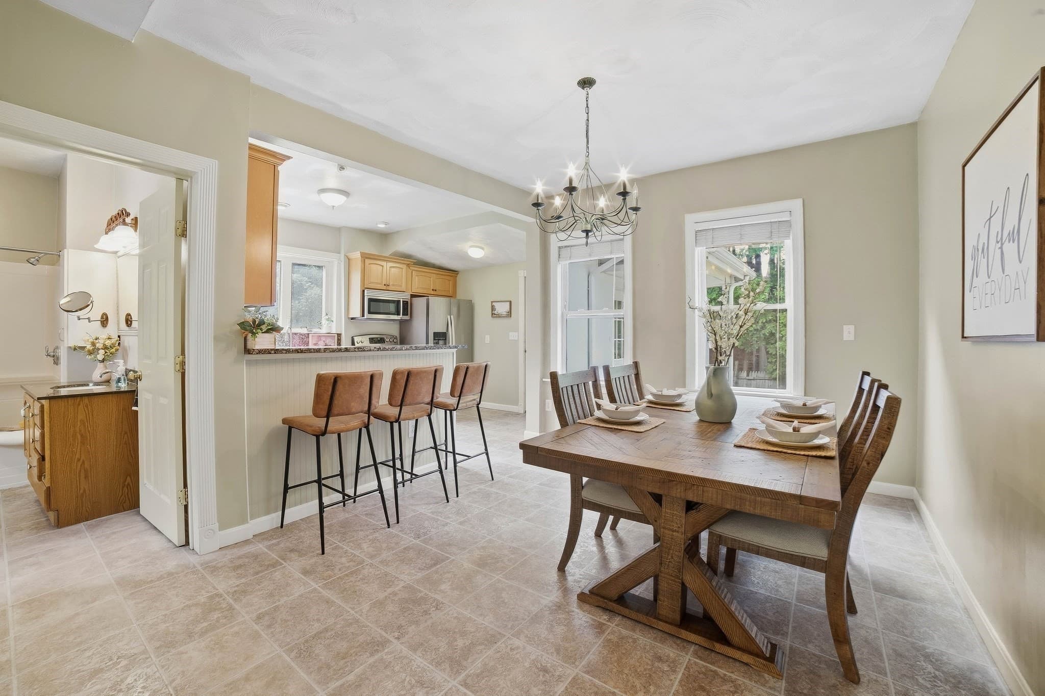 Single Family Residence at 550 Sunderland Road, Worcester MA 01604, Worcester, photo 4 of 29