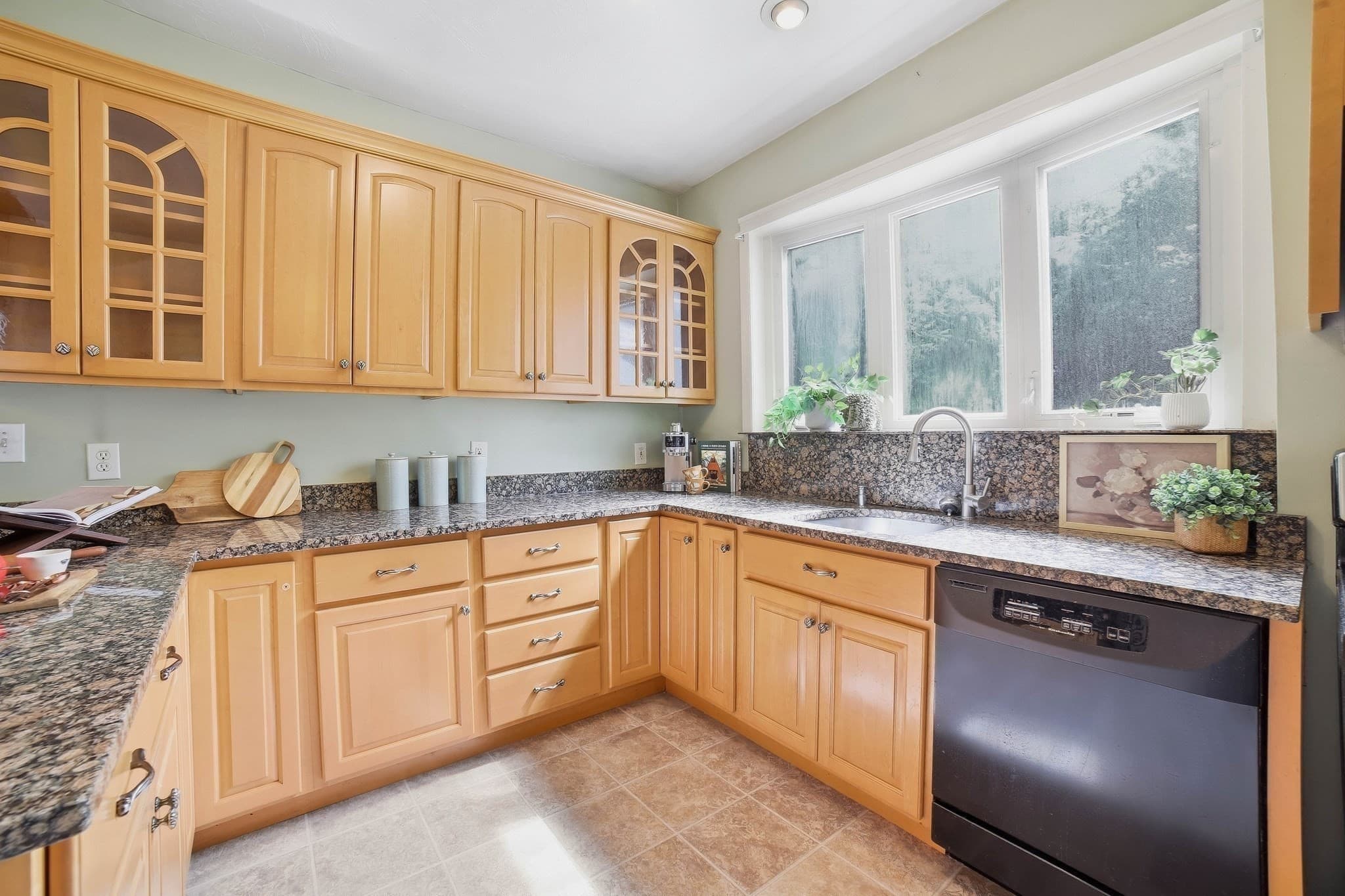 Single Family Residence at 550 Sunderland Road, Worcester MA 01604, Worcester, photo 8 of 29