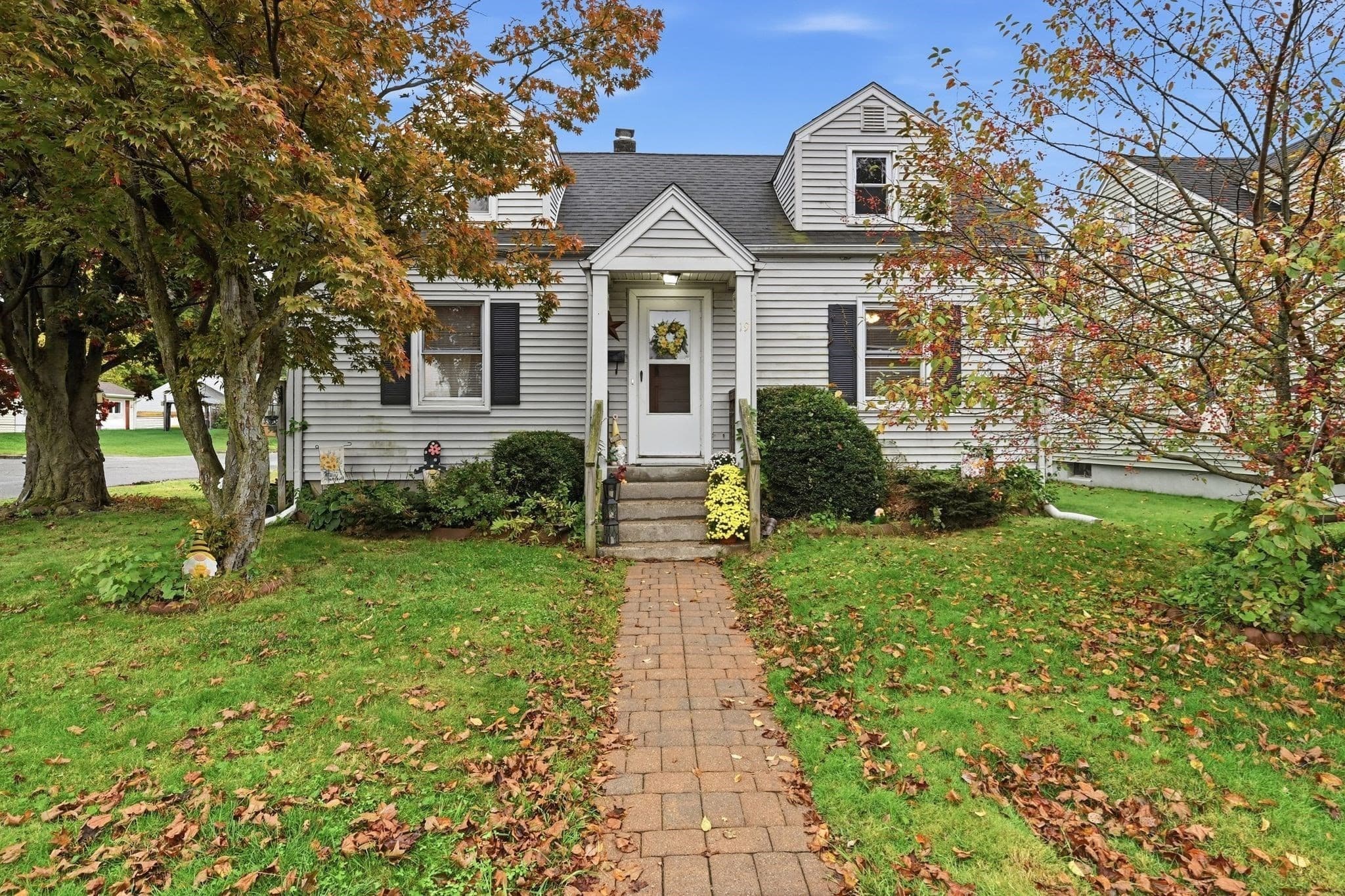 Single Family Residence at 19 Magnolia Ter, Chicopee MA 01013, photo 2 of 24
