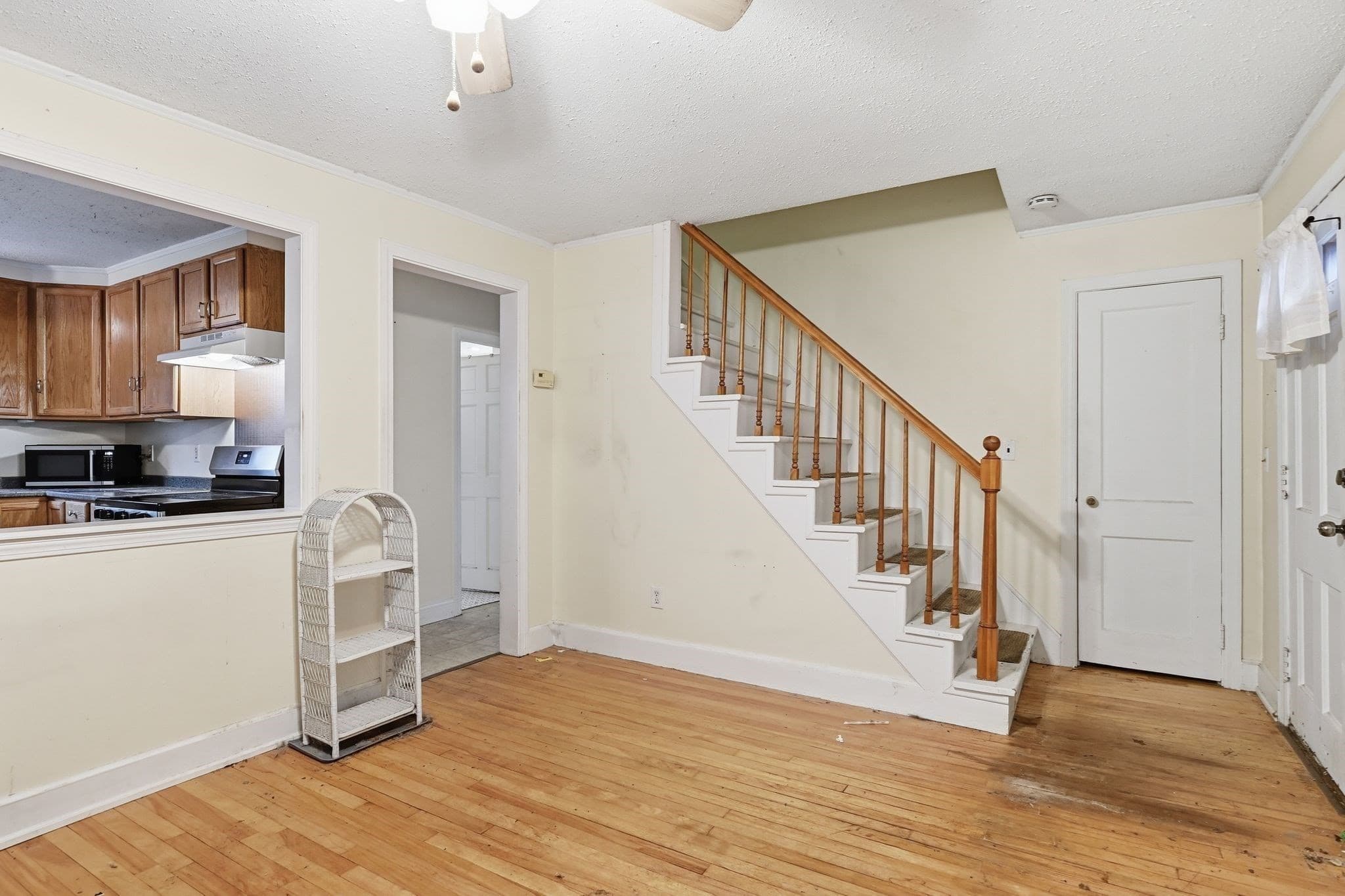 Single Family Residence at 19 Magnolia Ter, Chicopee MA 01013, photo 3 of 24