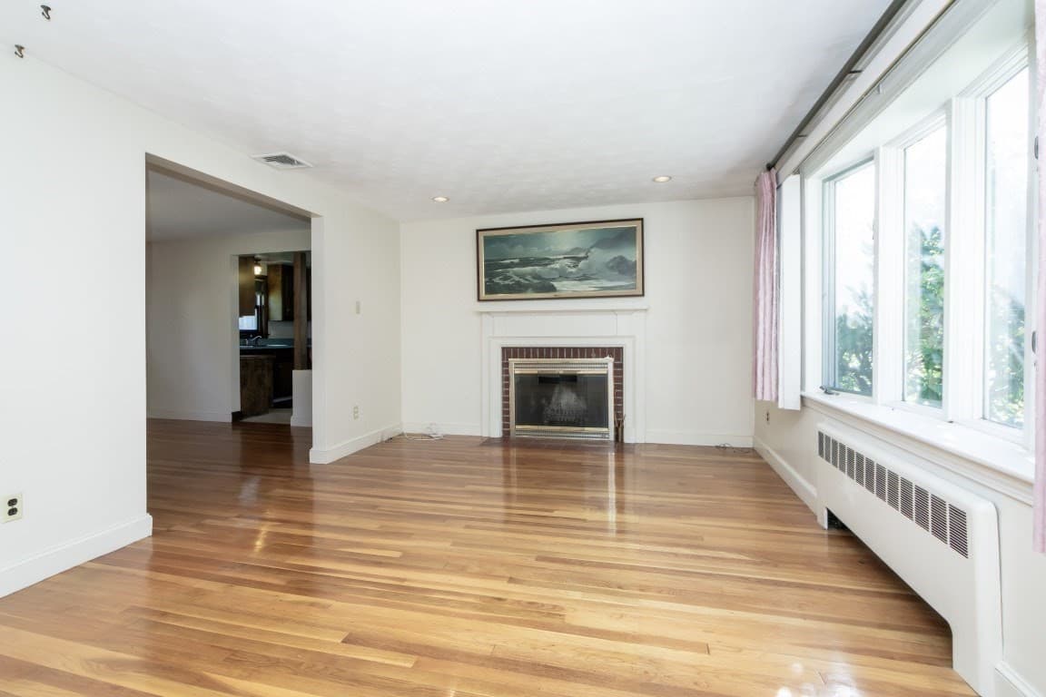 Single Family Residence at 6 Albert St, Waltham MA 02453, Waltham, photo 5 of 27