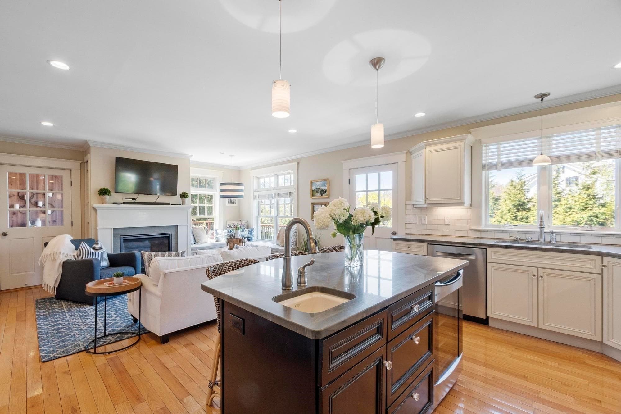 Single Family Residence at 696 Main St, Concord MA 01742, Concord, photo 7 of 38