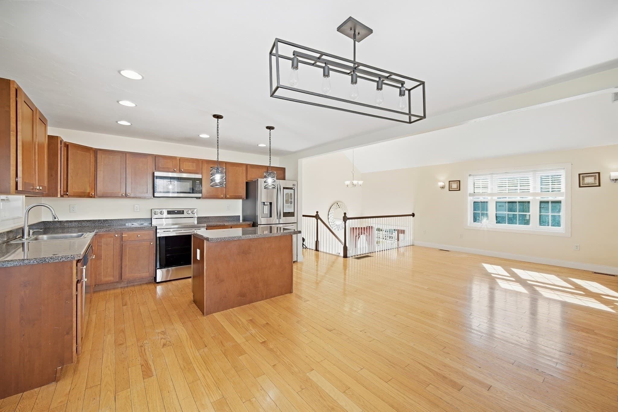 Single Family Residence at 39 Mulberry St, Brockton MA 02302, Brockton, photo 3 of 26