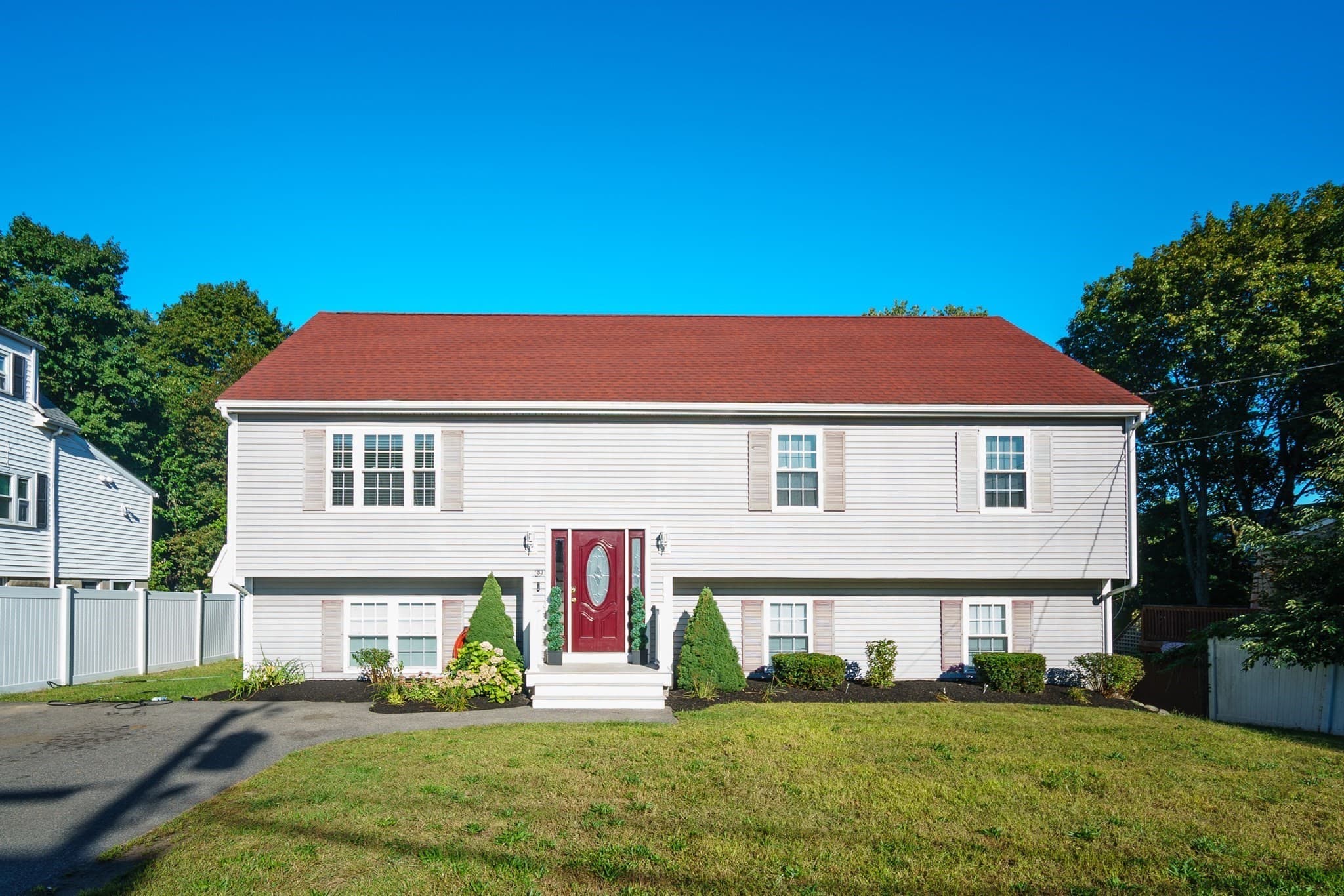 39 Mulberry St, Brockton MA 02302