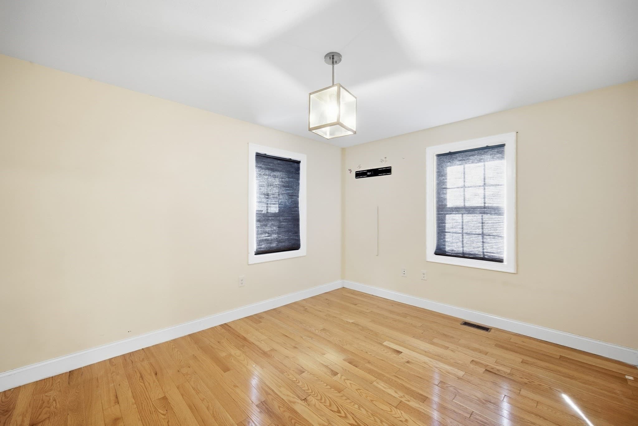 Single Family Residence at 39 Mulberry St, Brockton MA 02302, Brockton, photo 10 of 26