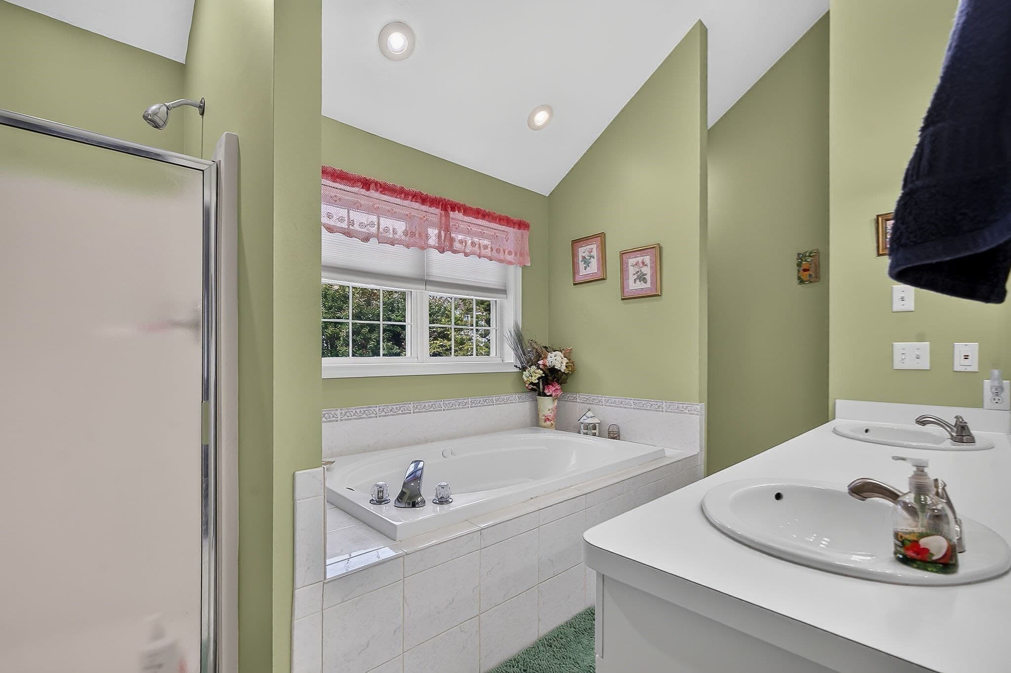 Single Family Residence at 112 Saunders St, Gardner MA 01440, Gardner, photo 26 of 35