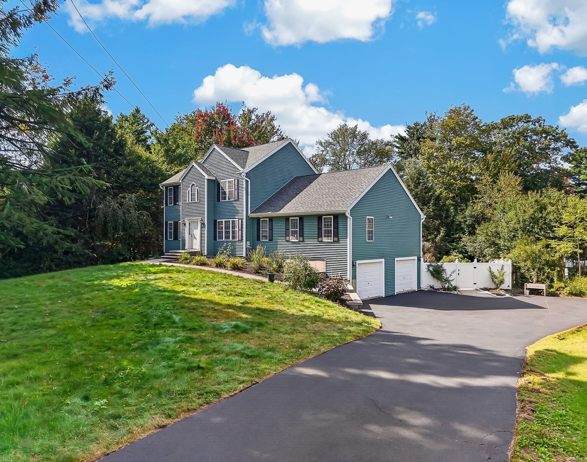 Single Family Residence at 112 Saunders St, Gardner MA 01440, Gardner, photo 3 of 35