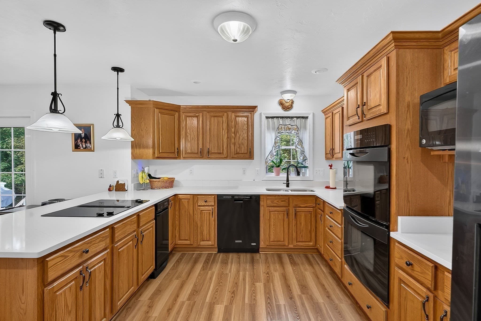 Single Family Residence at 112 Saunders St, Gardner MA 01440, Gardner, photo 18 of 35