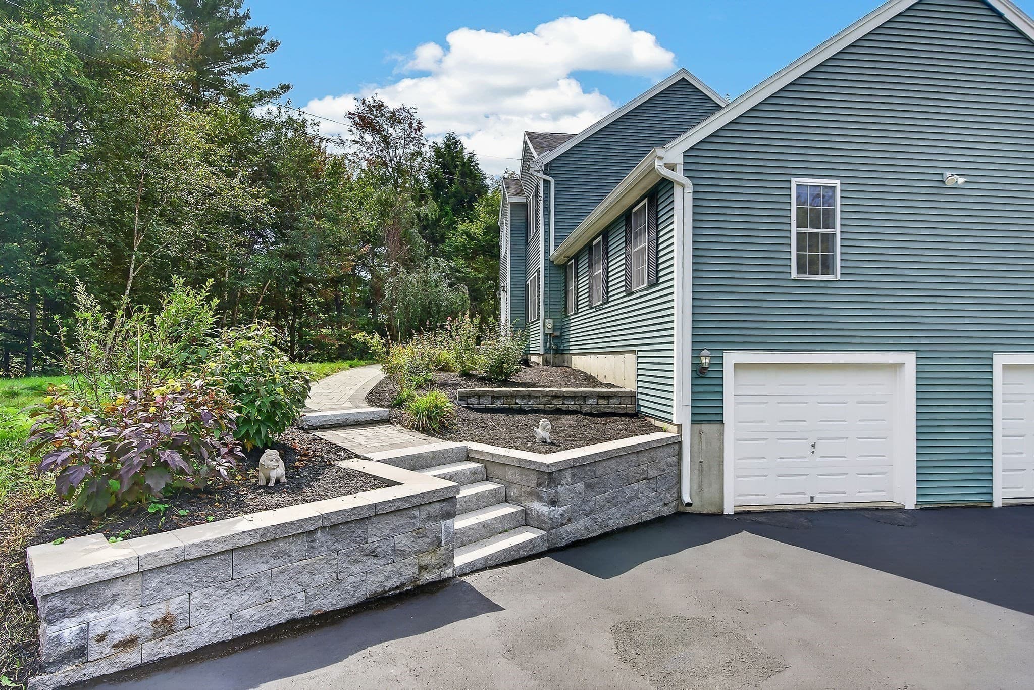 Single Family Residence at 112 Saunders St, Gardner MA 01440, Gardner, photo 4 of 35