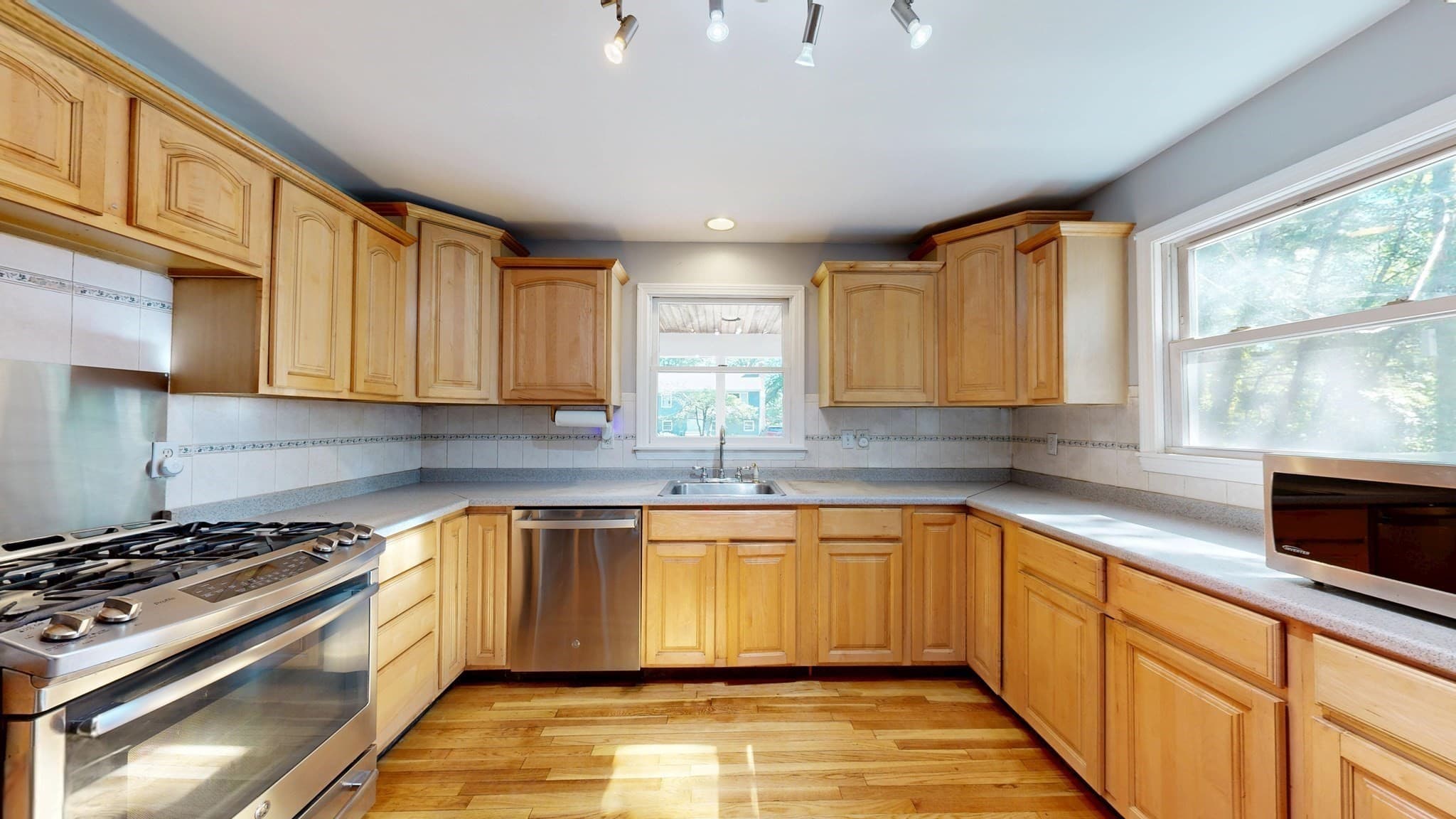 Single Family Residence at 19 Fieldcrest Ter, North Reading MA 01864, North Reading, photo 7 of 42