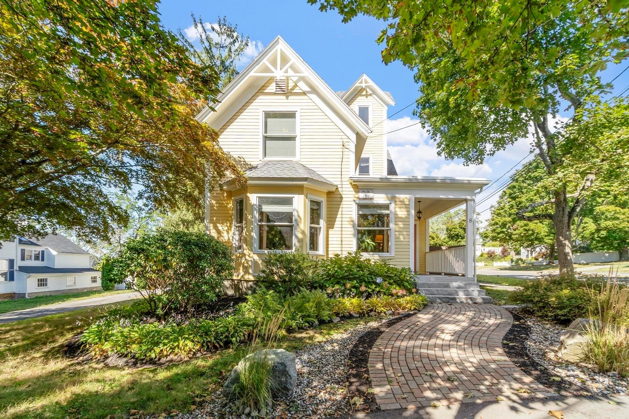 8 Winthrop St, Danvers MA 01923