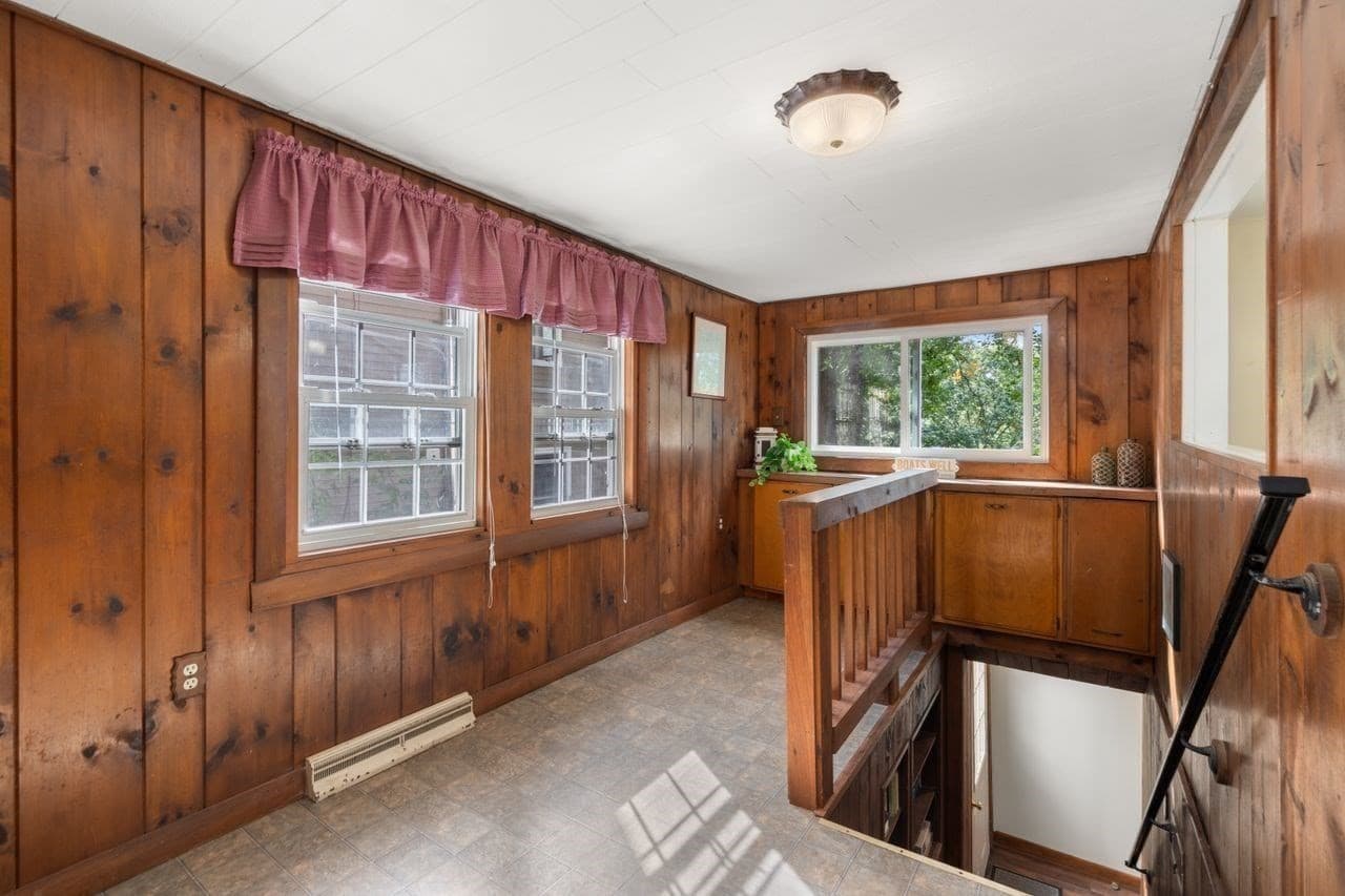 Single Family Residence at 19 Lakeview Dr, Holland MA 01521, Holland, photo 12 of 40