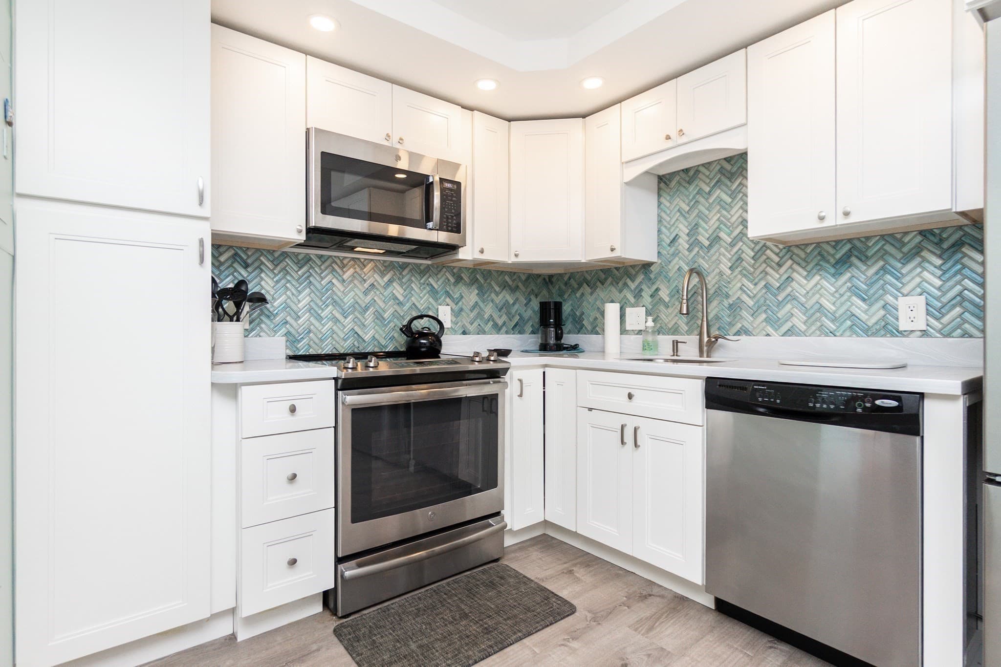 Condominium at 150 Lynnway # 402, Lynn MA 01902, Lynn, photo 8 of 41